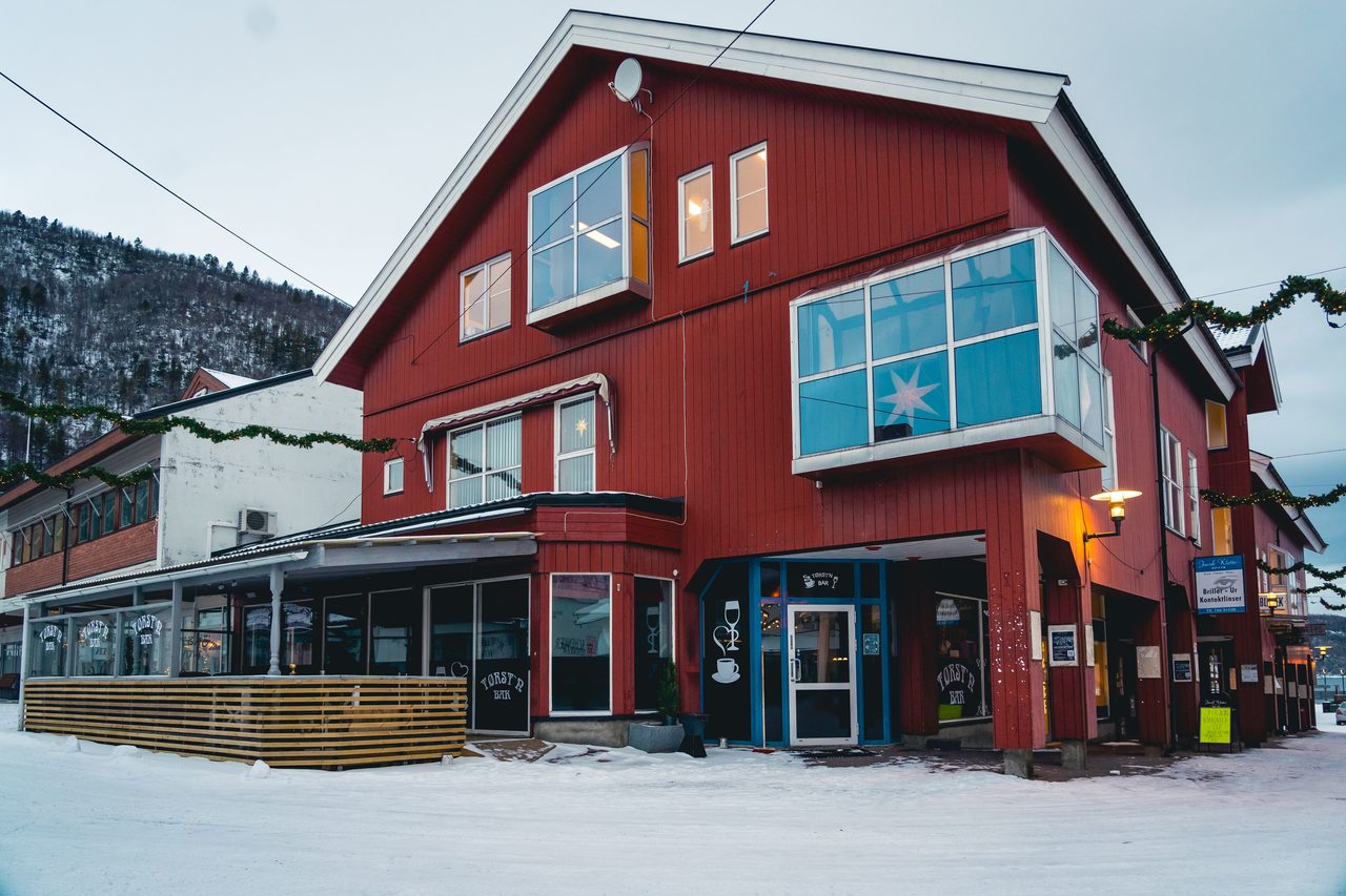 Residential area, Sky, Building, Window, Property, Snow, Slope, House
