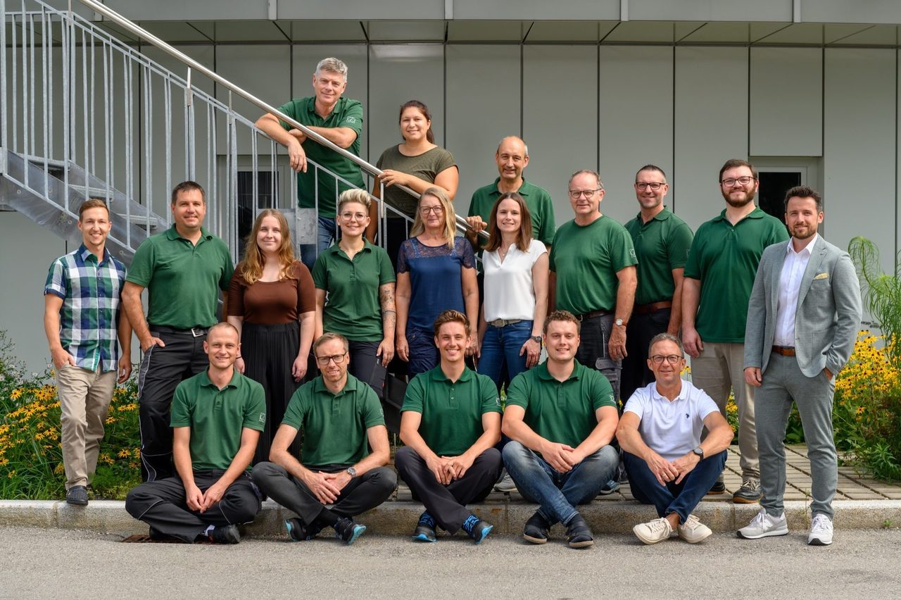 Social group, Smile, Standing, Jeans, Team