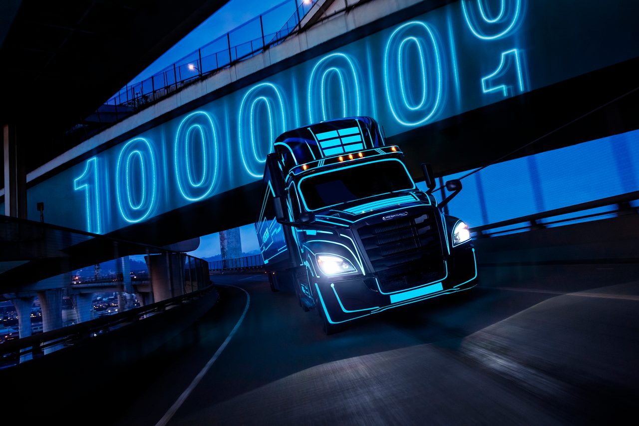 Automotive lighting, Motor vehicle, Tire, Wheel, Hood, Car, Grille