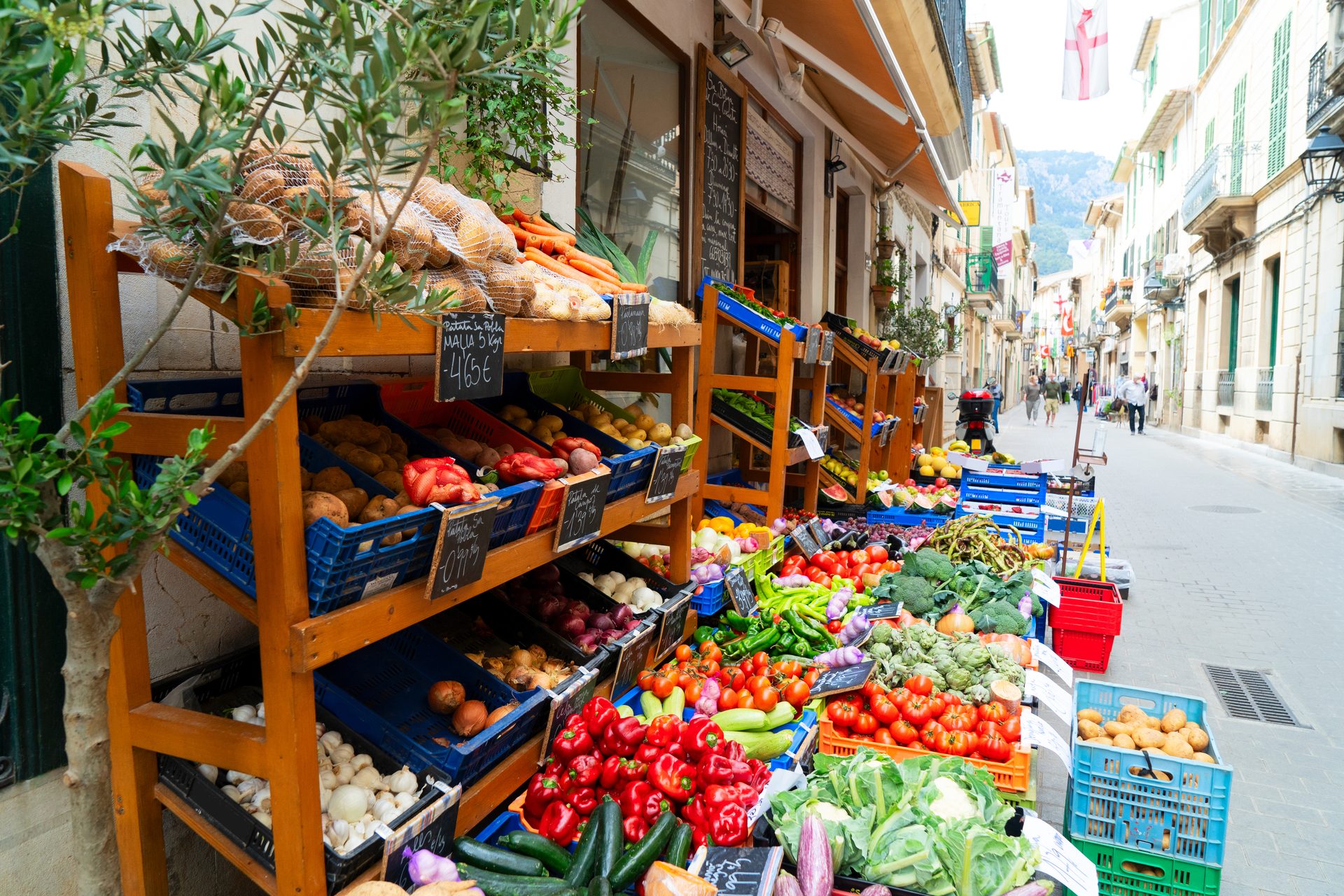Natural foods, Whole food, Selling, Building, Yellow, Plant, Retail, Greengrocer, Market