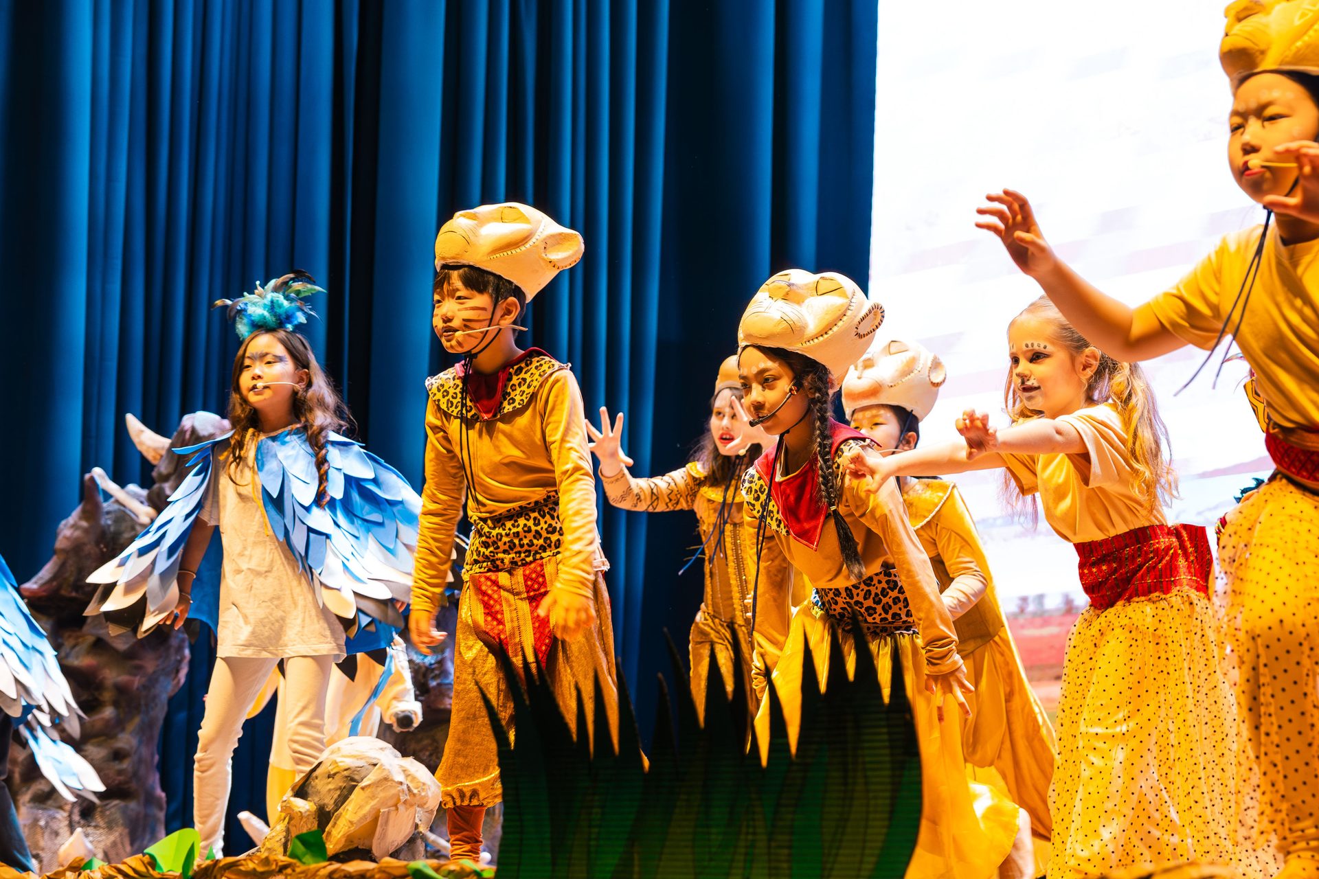 Theater curtain, Dance, Entertainment, Choreography