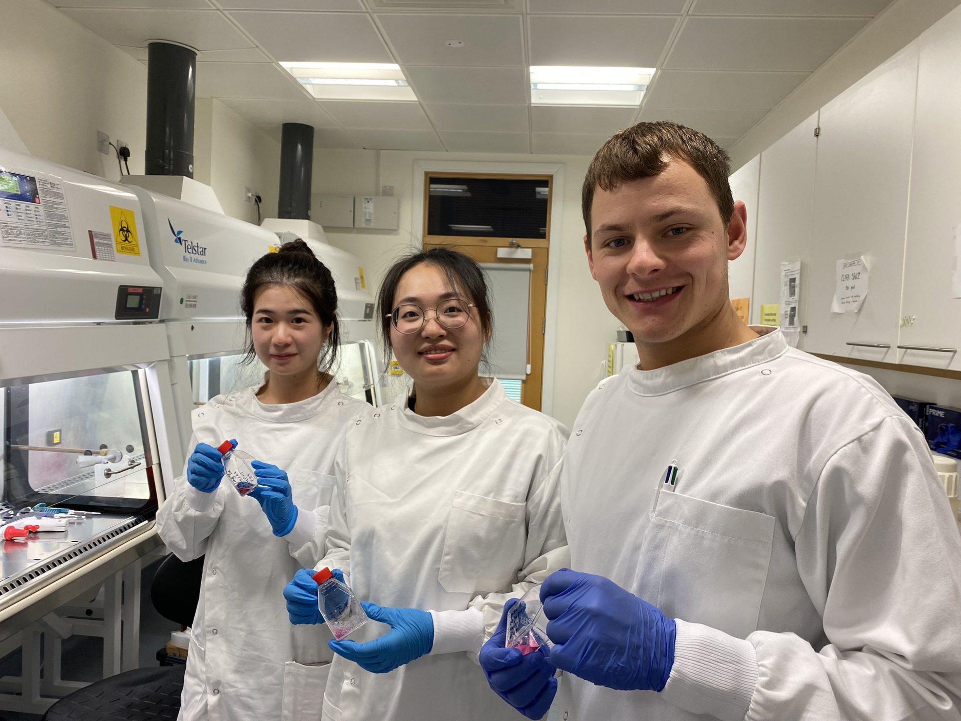 Safety glove, Smile, Workwear, Sleeve, Scientist