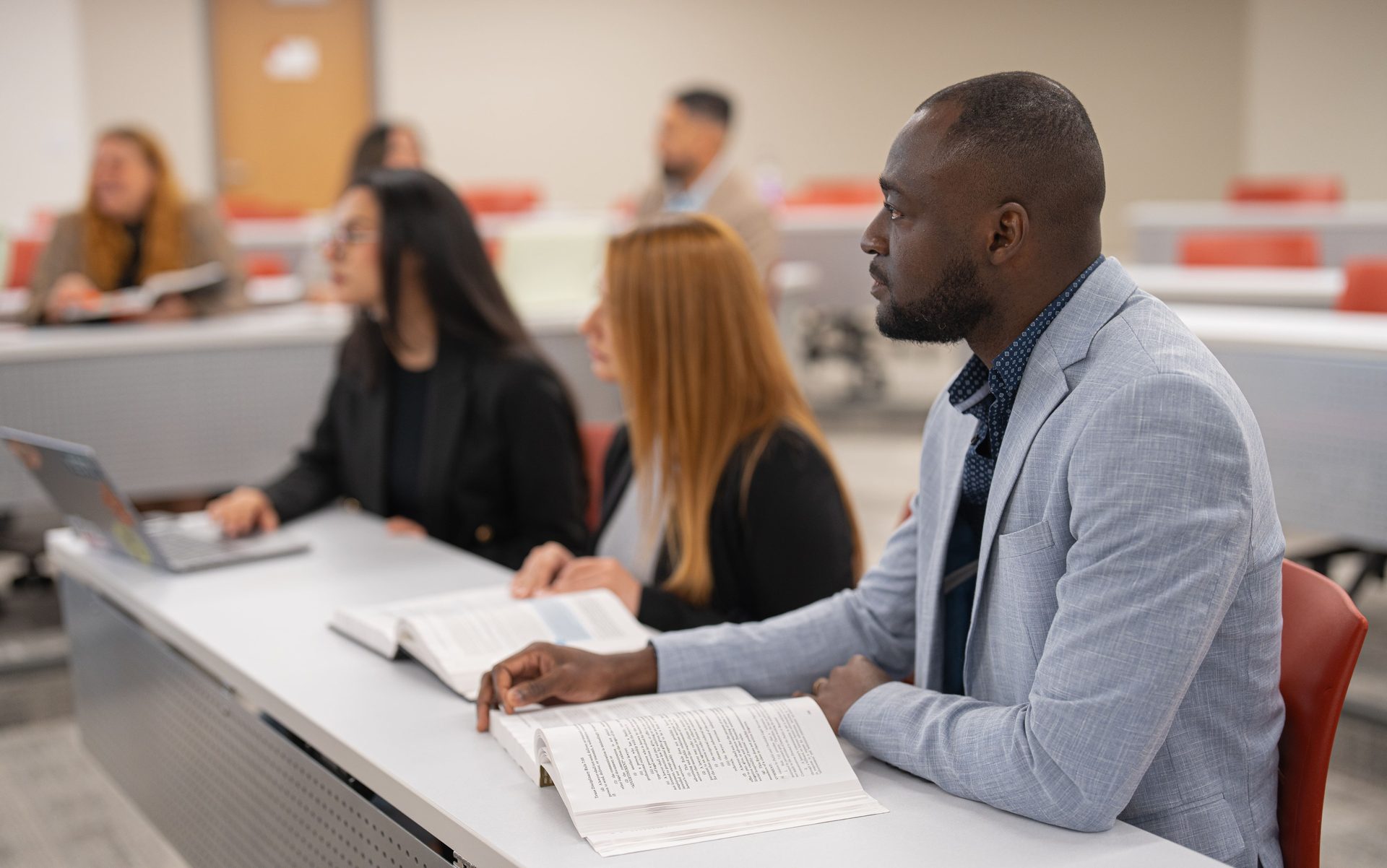 Electronic device, White-collar worker, Furniture, Interaction, Table, Desk, Job, Learning, Technology, Chair