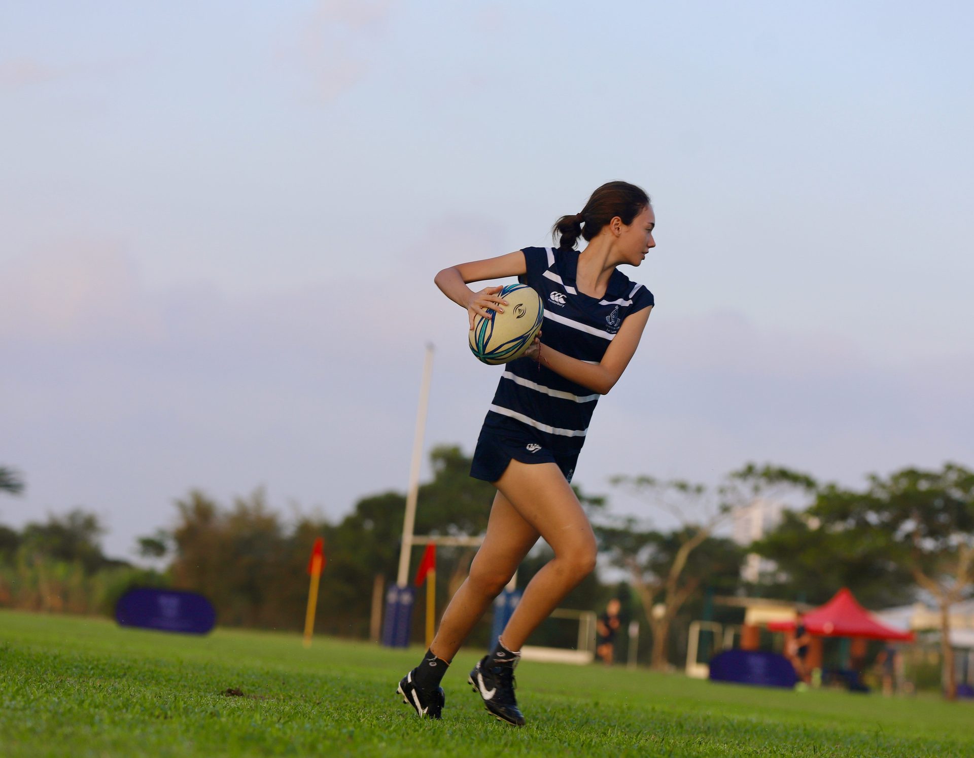 Sports equipment, rugby short, Sky, Shorts, Player, Cloud, Plant, Football, Ball
