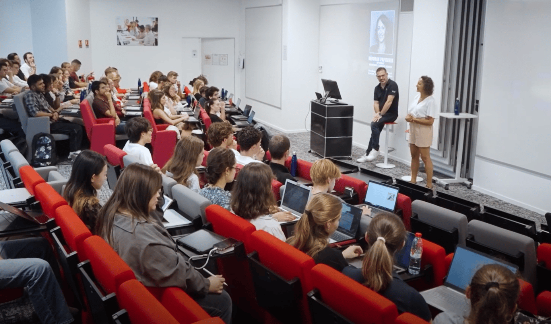 Electronic device, Clothing, Chair, Furniture, Jeans, Audience, Interaction, Crowd, Seminar, Hall