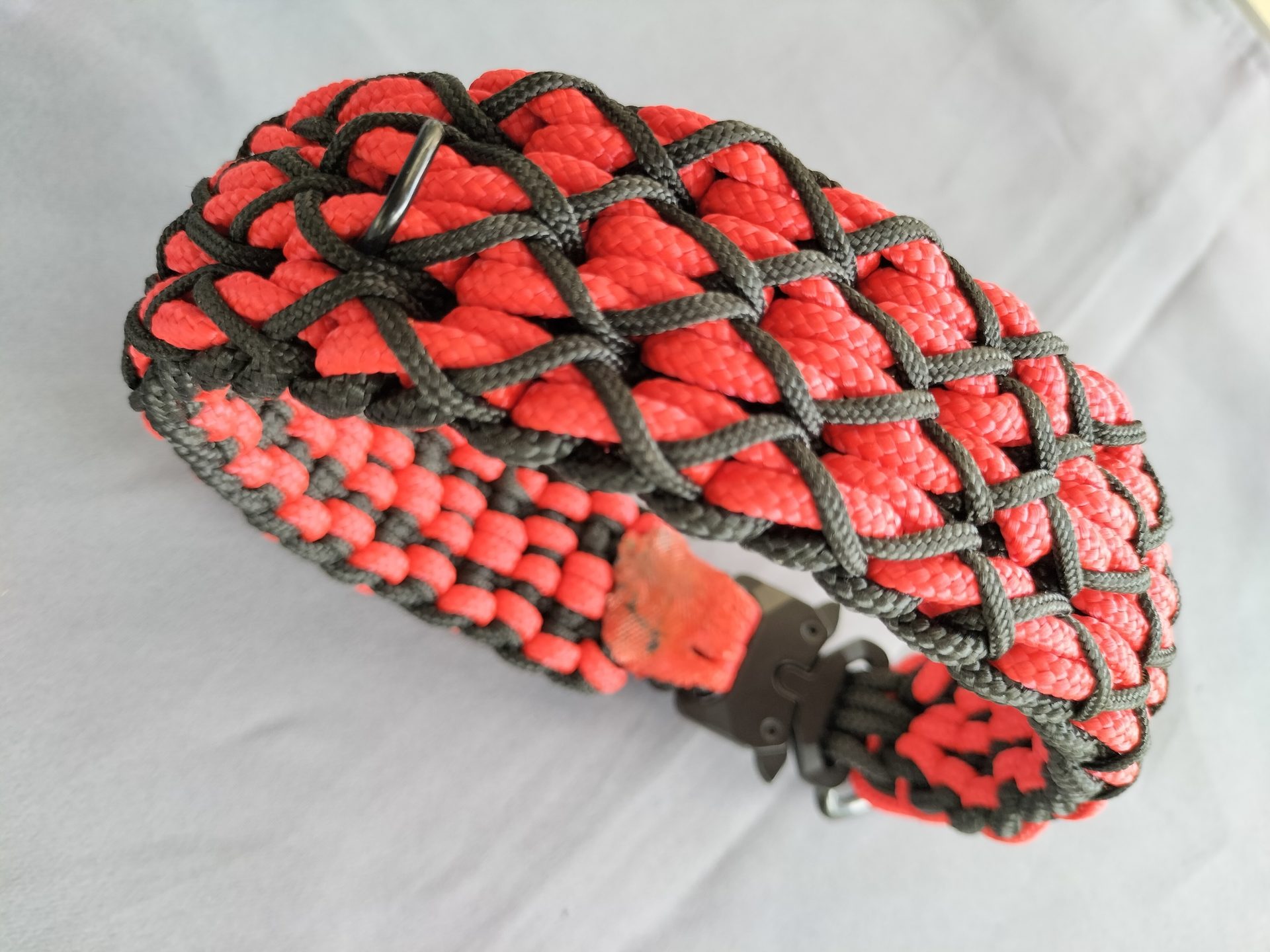 Automotive tire, Human body, Arm, Wheel, Plant, Headgear