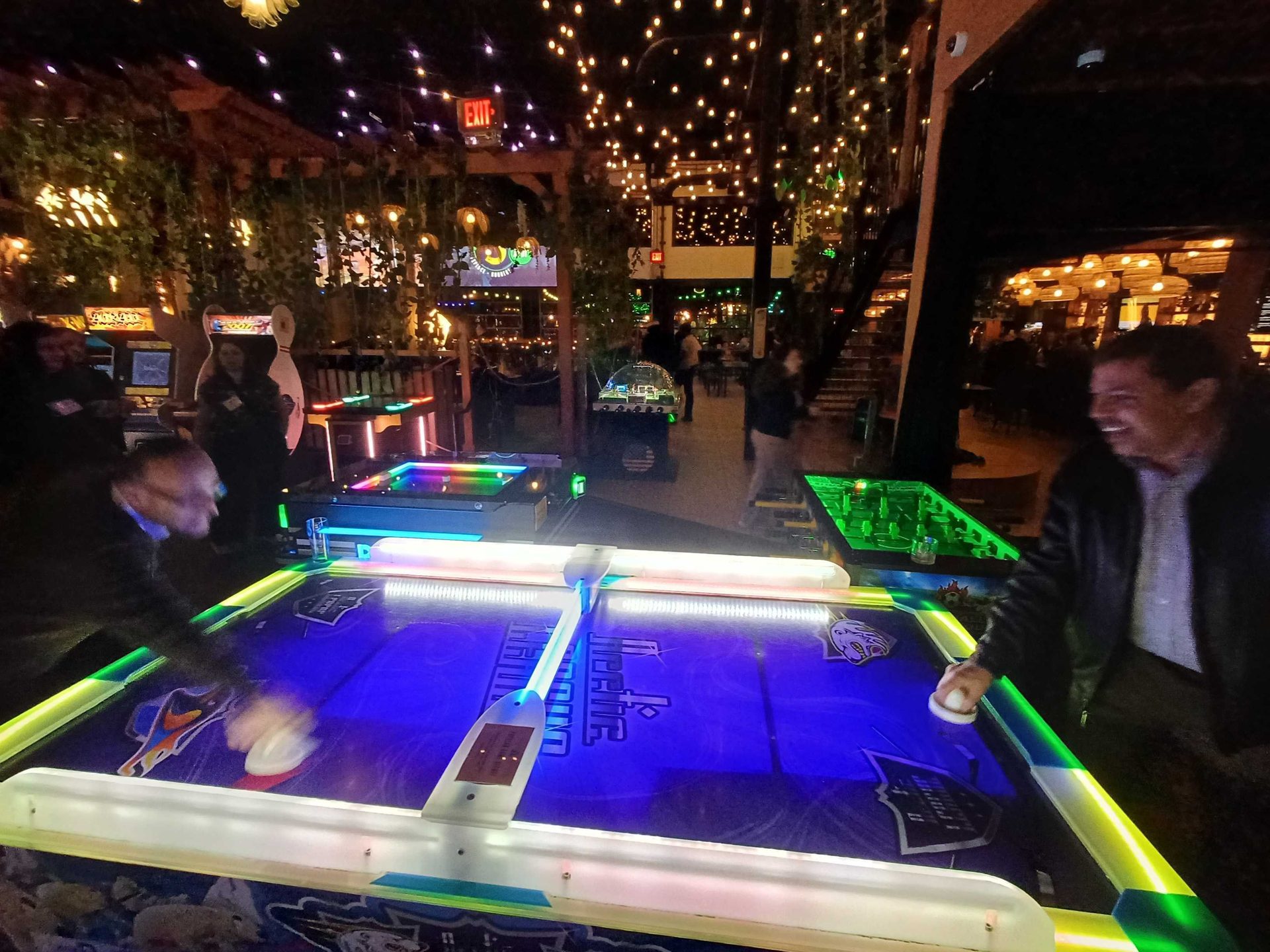 Indoor games and sports, Lighting, Recreation, Game, Night, Fun, Leisure