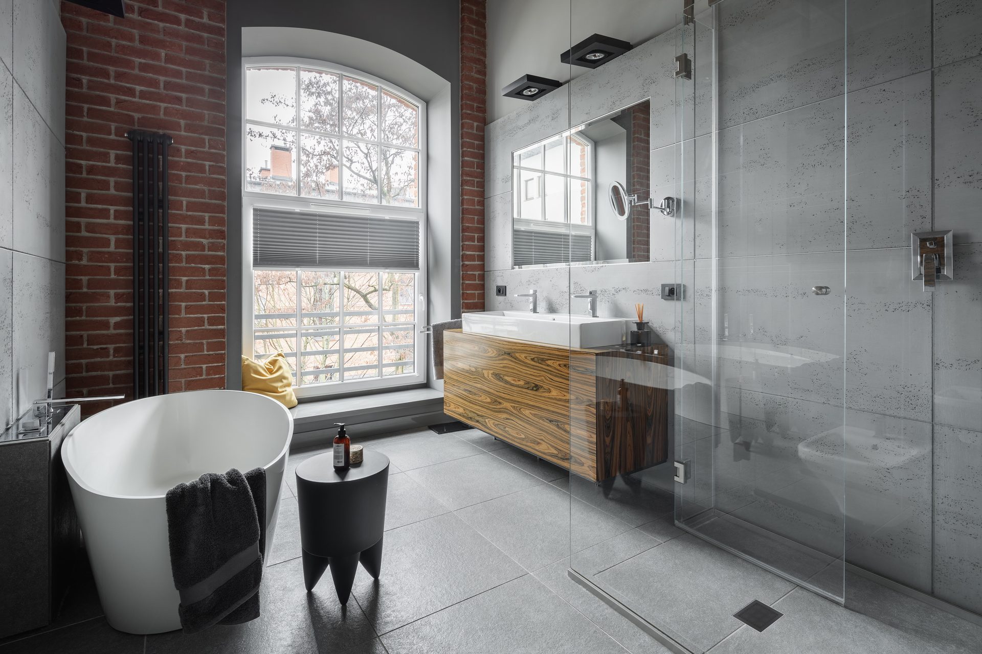Interior design, Mirror, Property, Building, Table, Fixture, Window, Flooring, Cabinetry, Floor