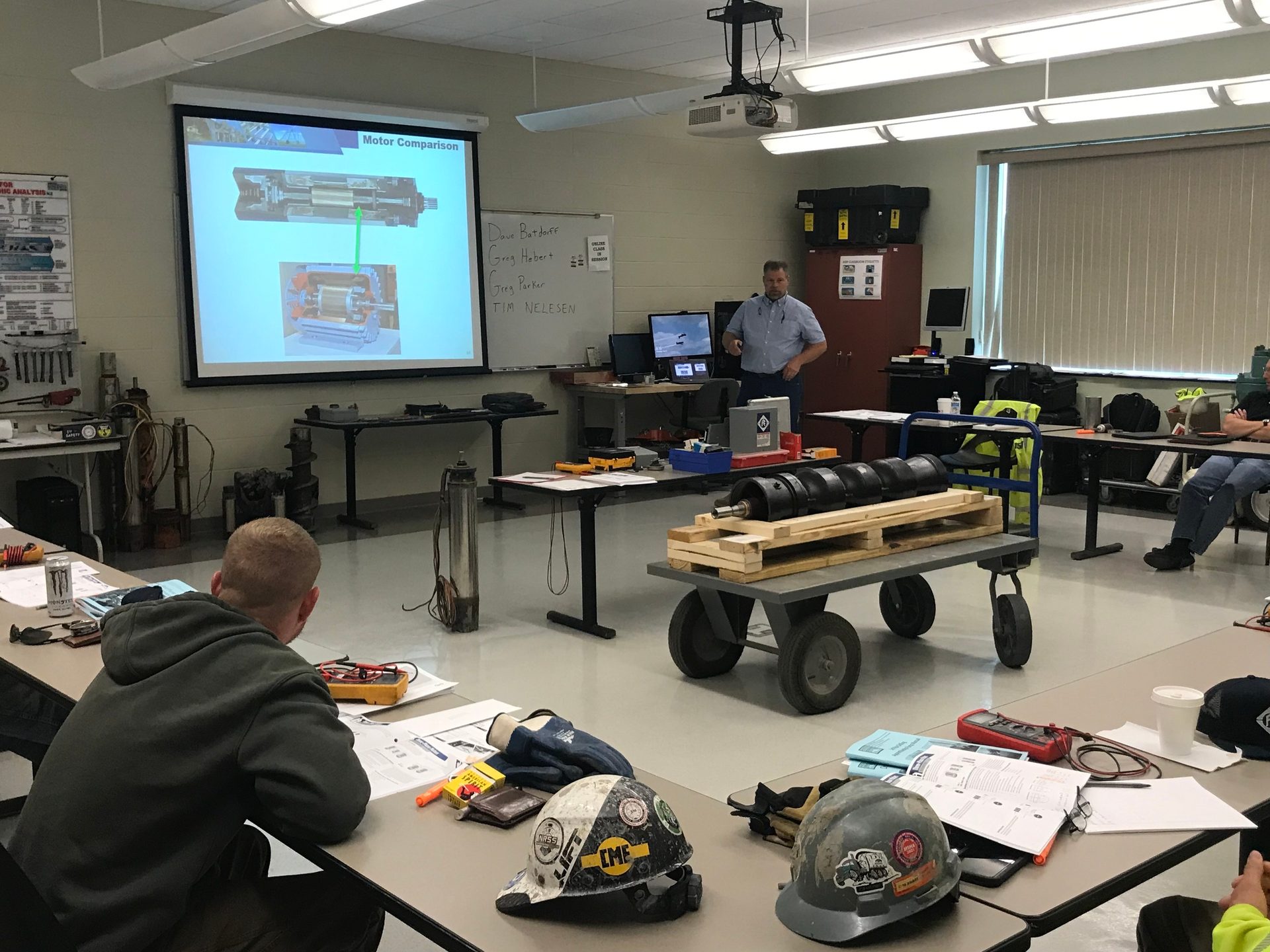 Musical instrument, Table, Furniture, Building, Desk, Chair, Keyboard