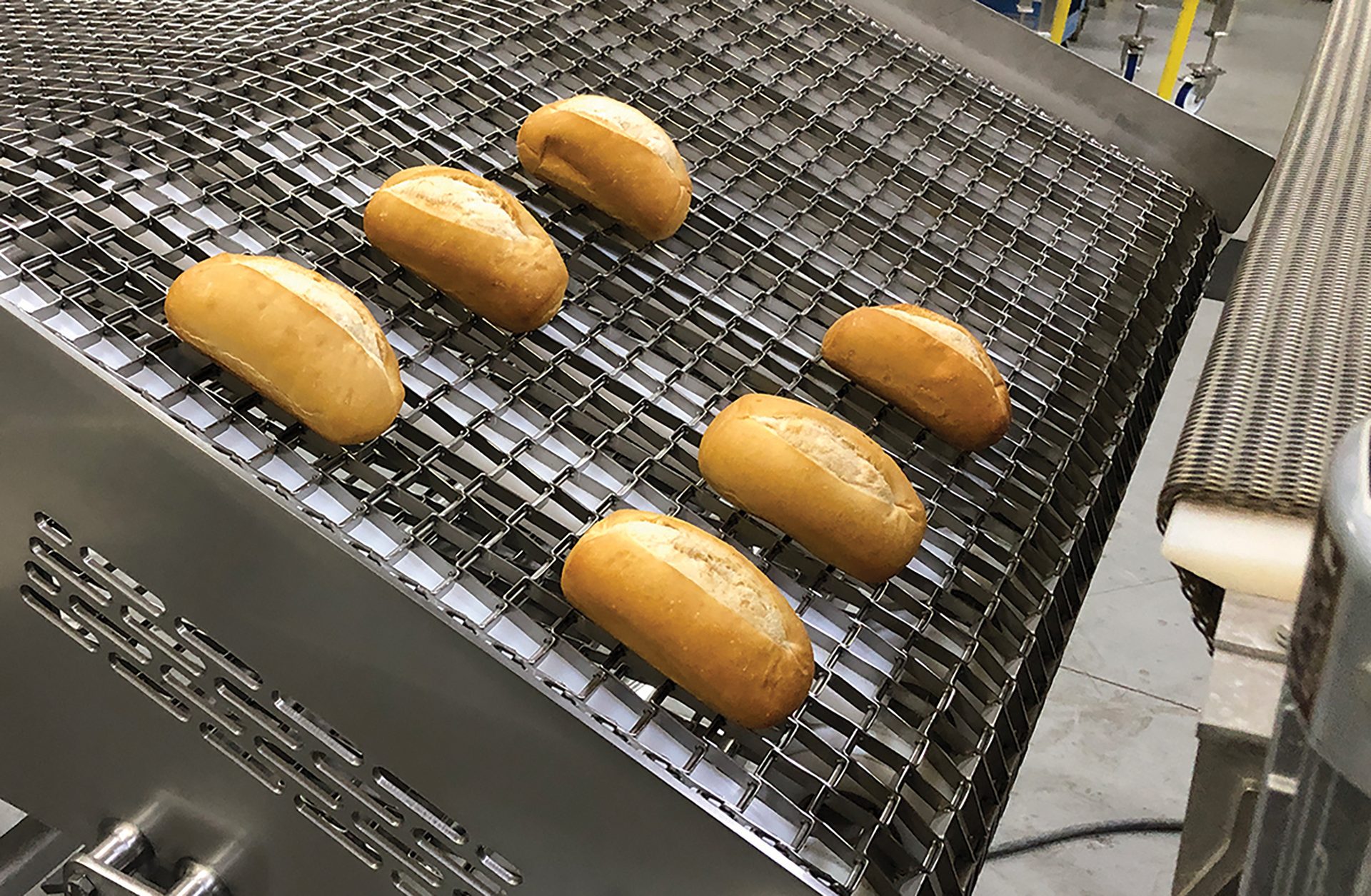 Multi Conveyor Pivoting Wire Mesh Bakery Conveyor
