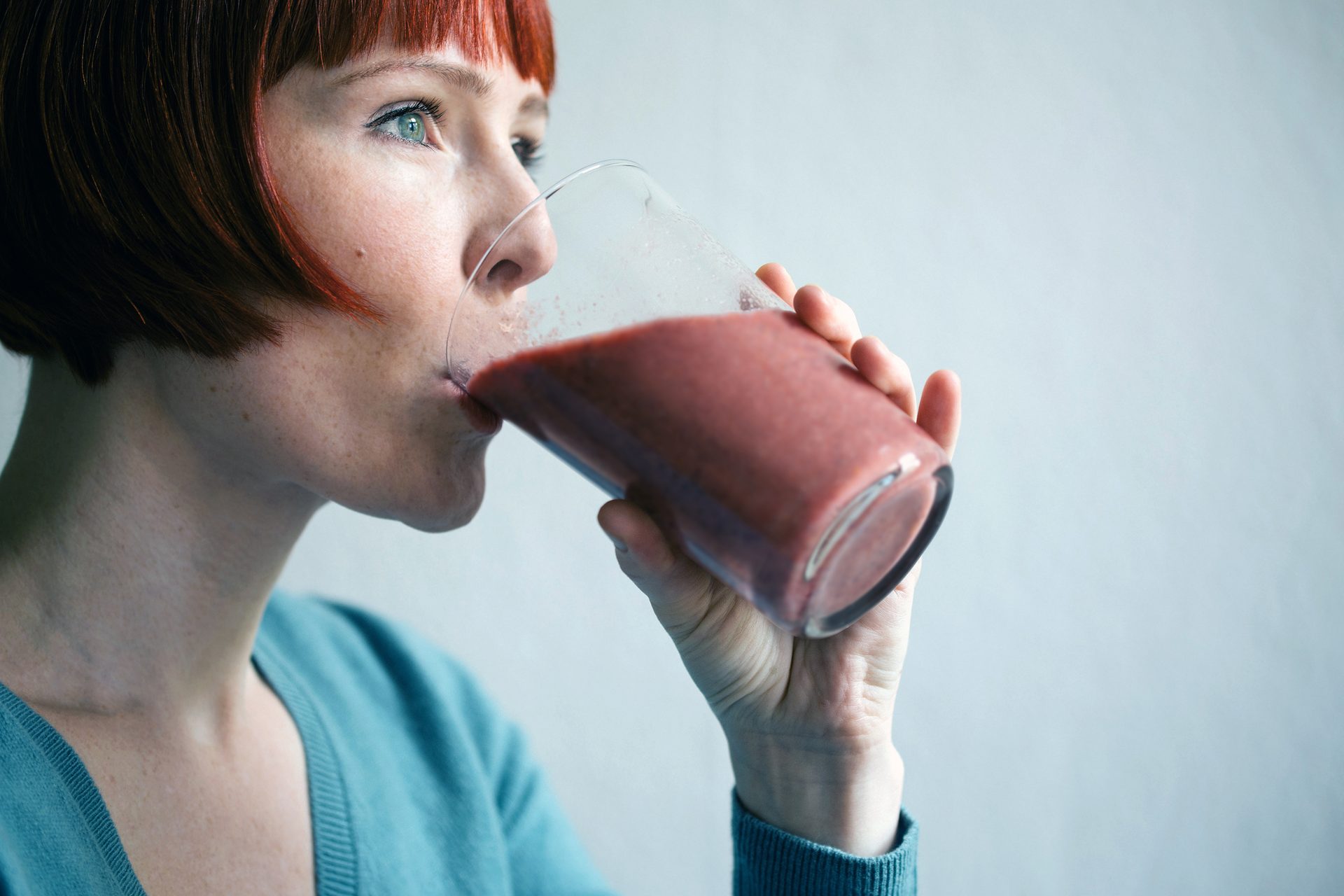 Redhead Drinking Smoothie Benexia
