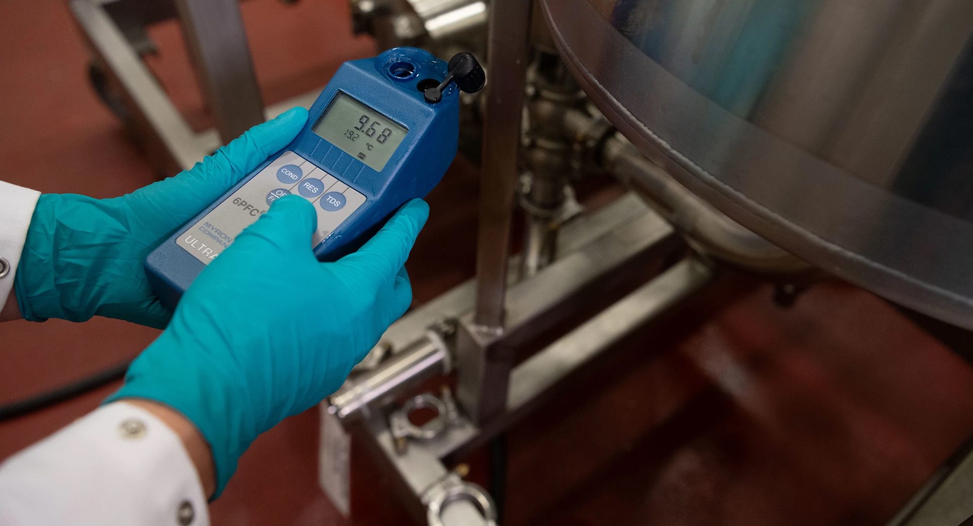 Taking a pH measurement