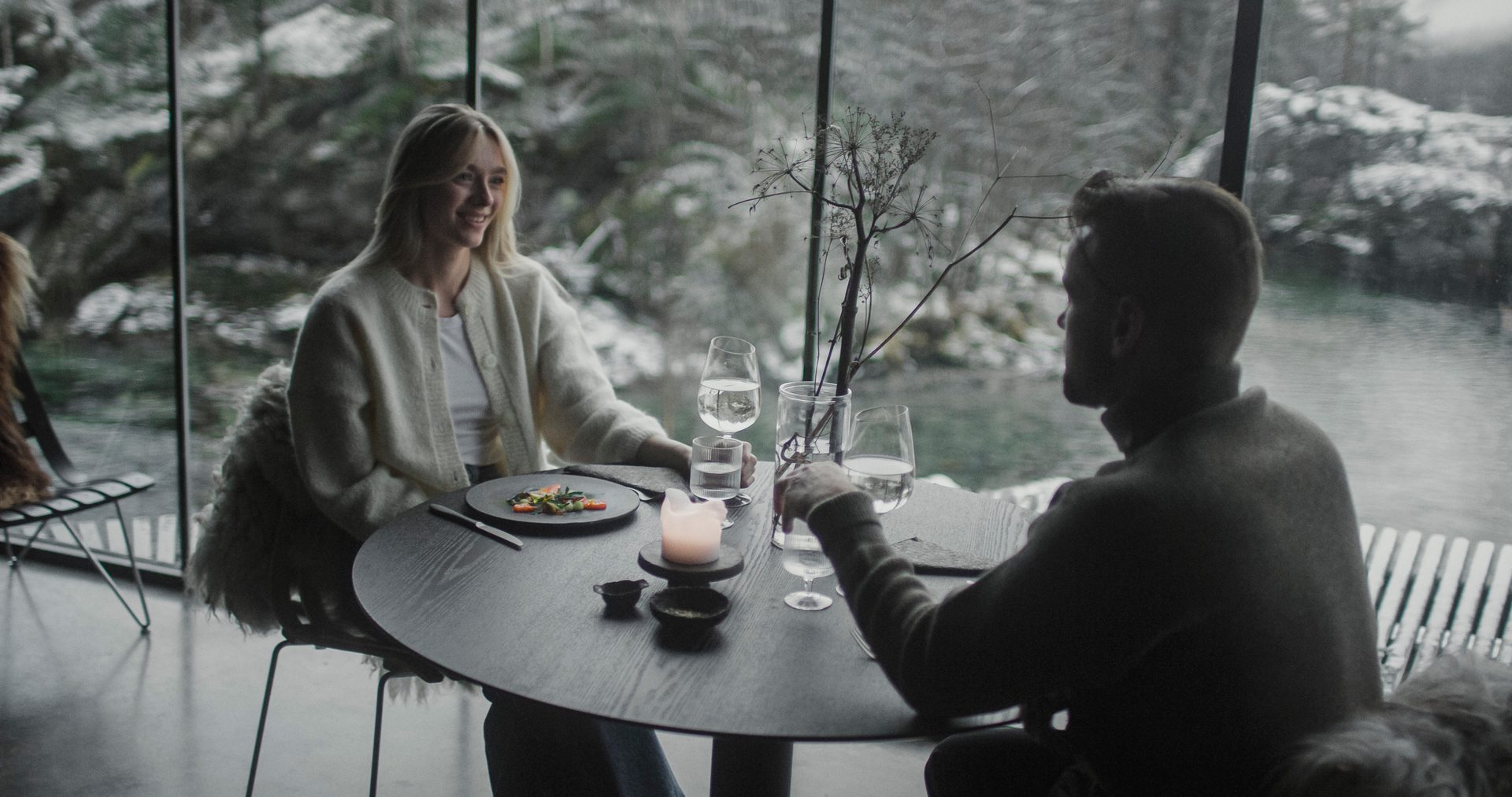 Tableware, Table, Black, Plate, Drinkware, Leisure, Chair