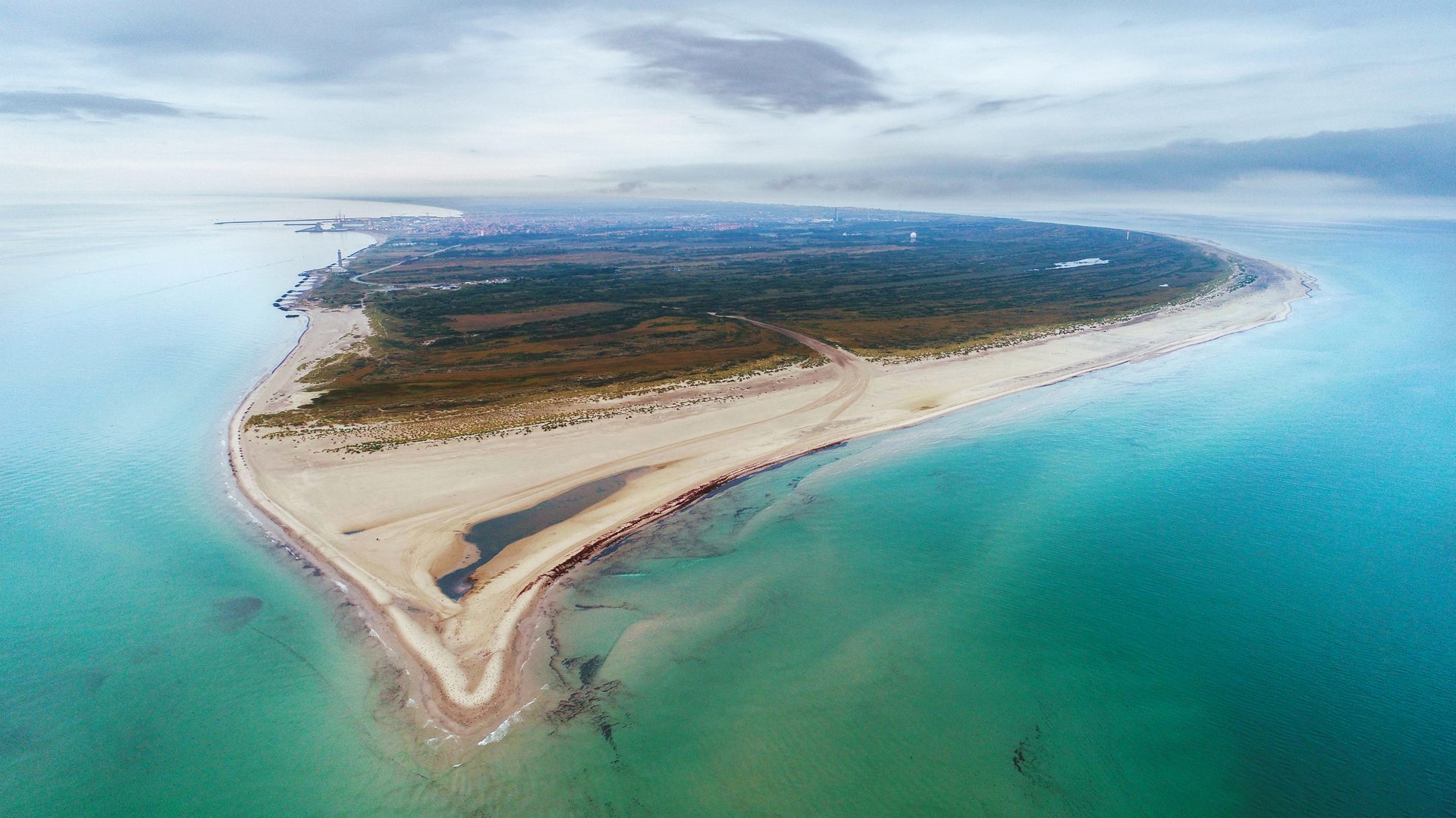 Coastal and oceanic landforms, Water resources, Natural landscape, Sky, Cloud