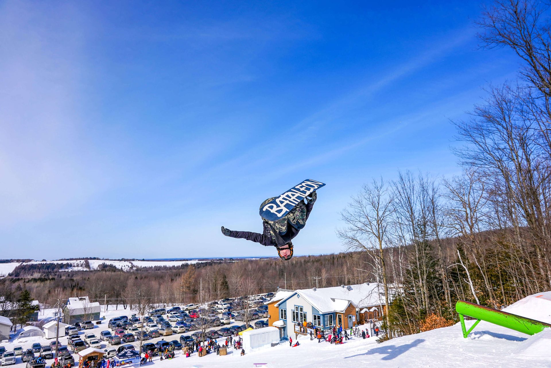 Sports equipment, Sky, Snow, Slope, Tree, Cloud, Freezing