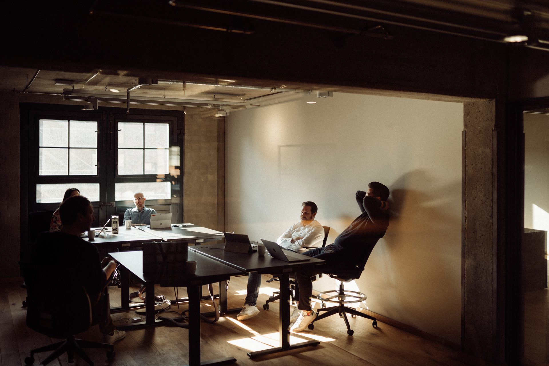 Interior design, Table, Chair, Building, Desk, Window, Floor