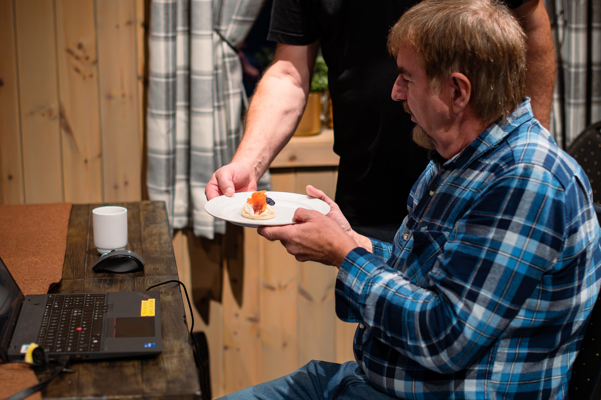 Food, Hand, Shirt, Tartan, Recipe