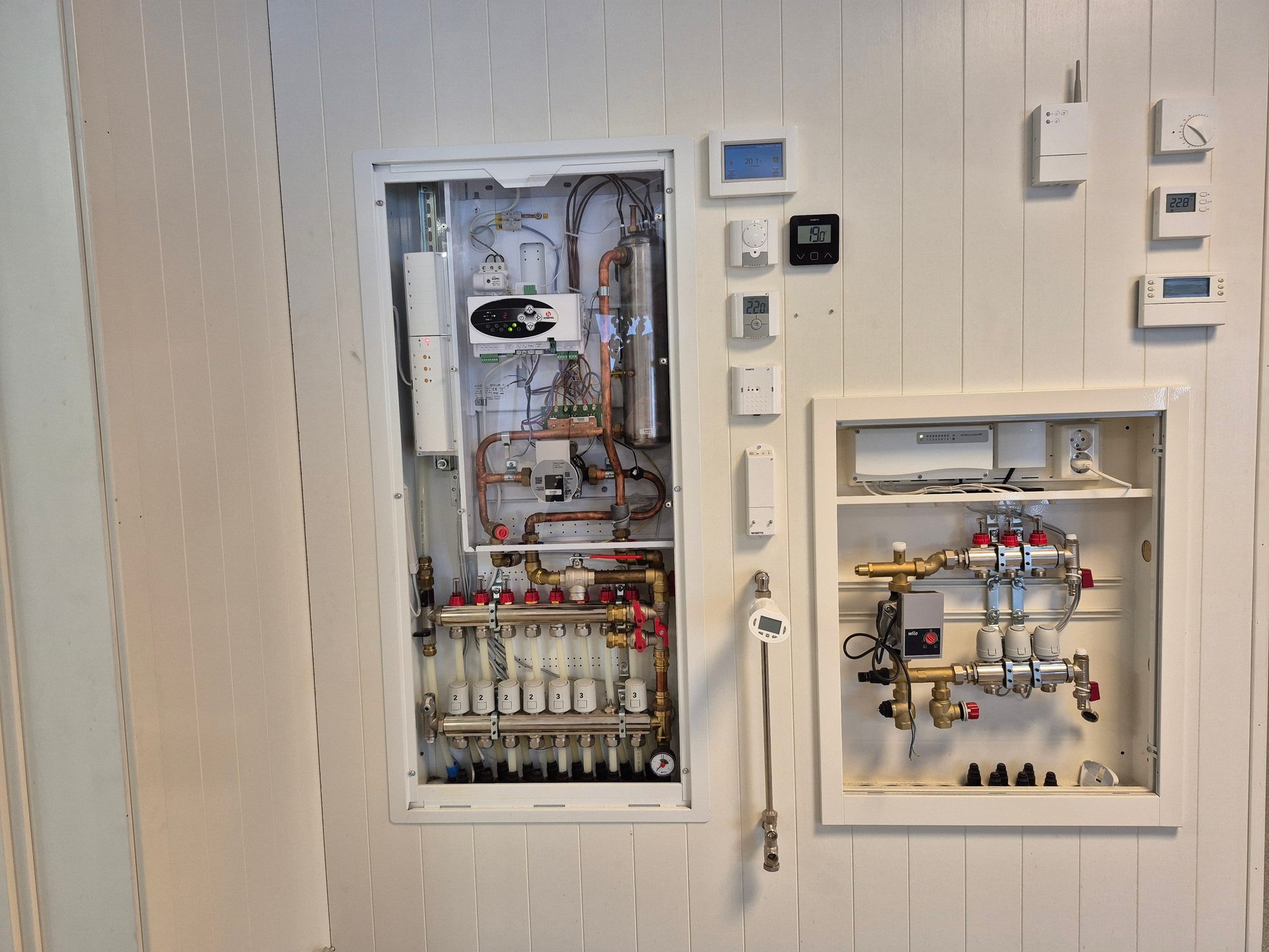 Control panel, Electrical cable, Circuit Component, Technology, Electronics, Machine, Wire