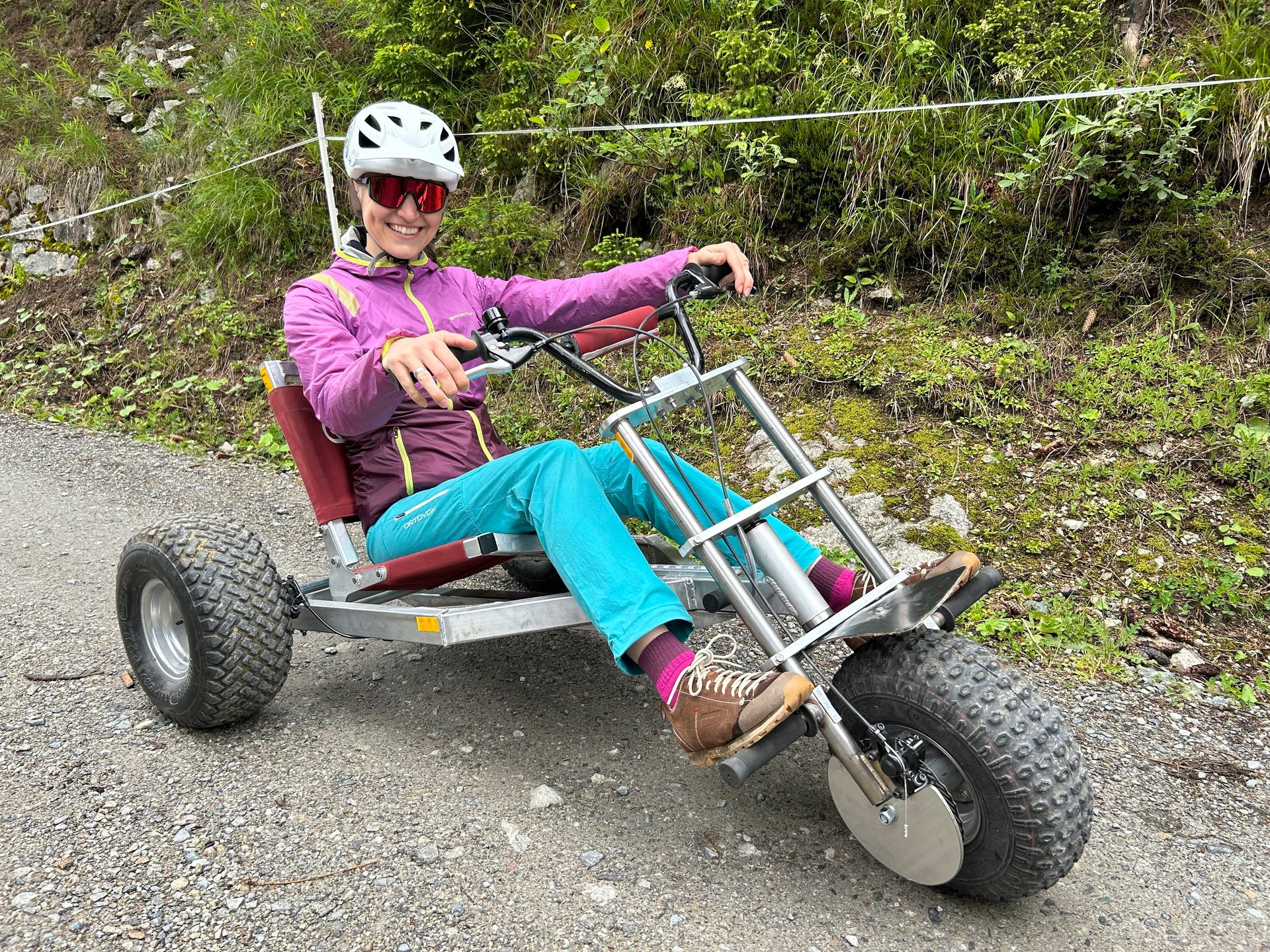 Land vehicle, Automotive tire, Outdoor recreation, Wheel, Tread