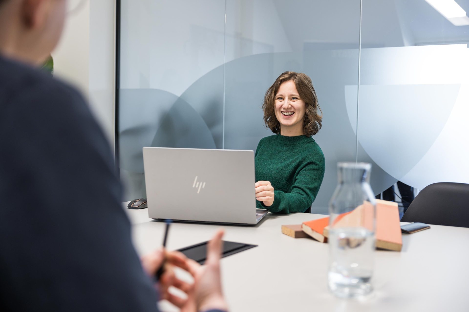 Electronic device, Personal computer, Office Equipment, Furniture, Smile, Table, Desk, Laptop, Sitting