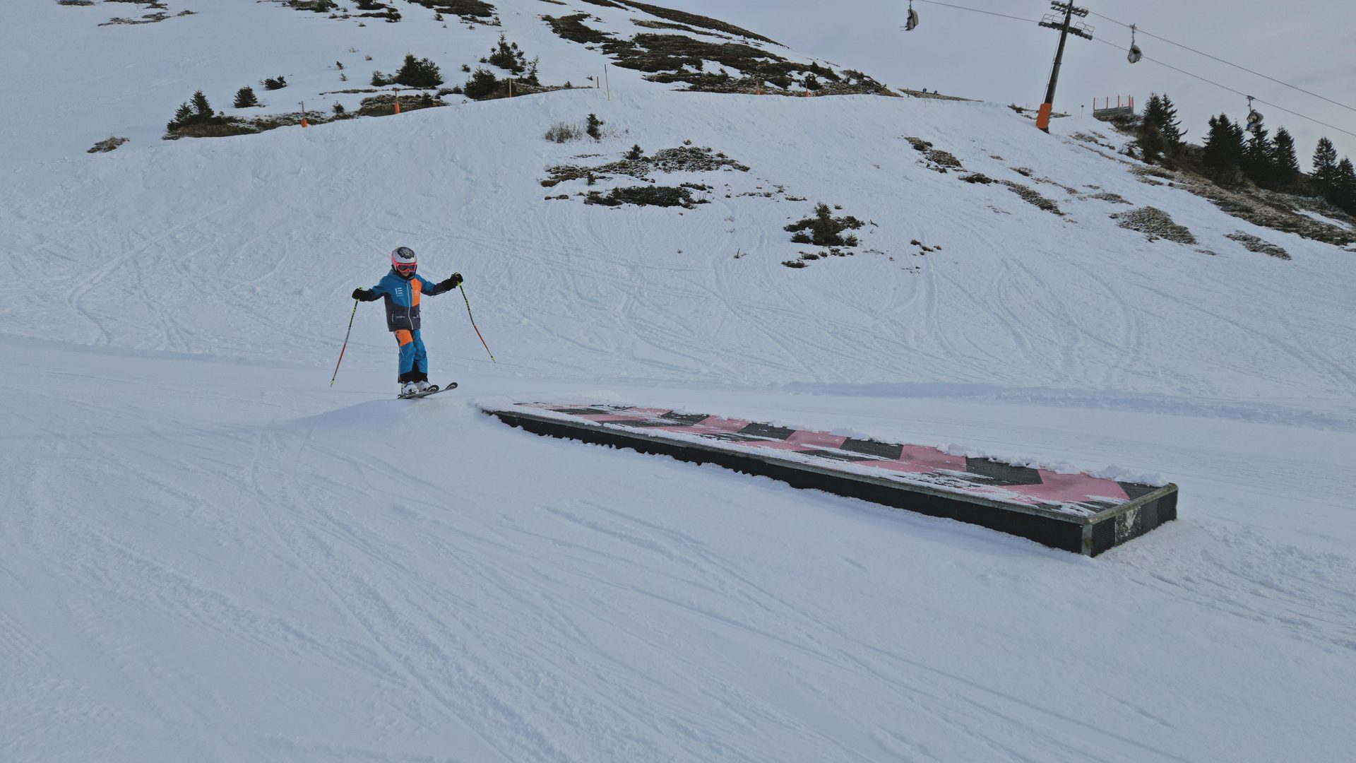 Winter sports, Ski Equipment, Individual sport, geological phenomenon, Outdoor recreation, Glacial landform, Snow