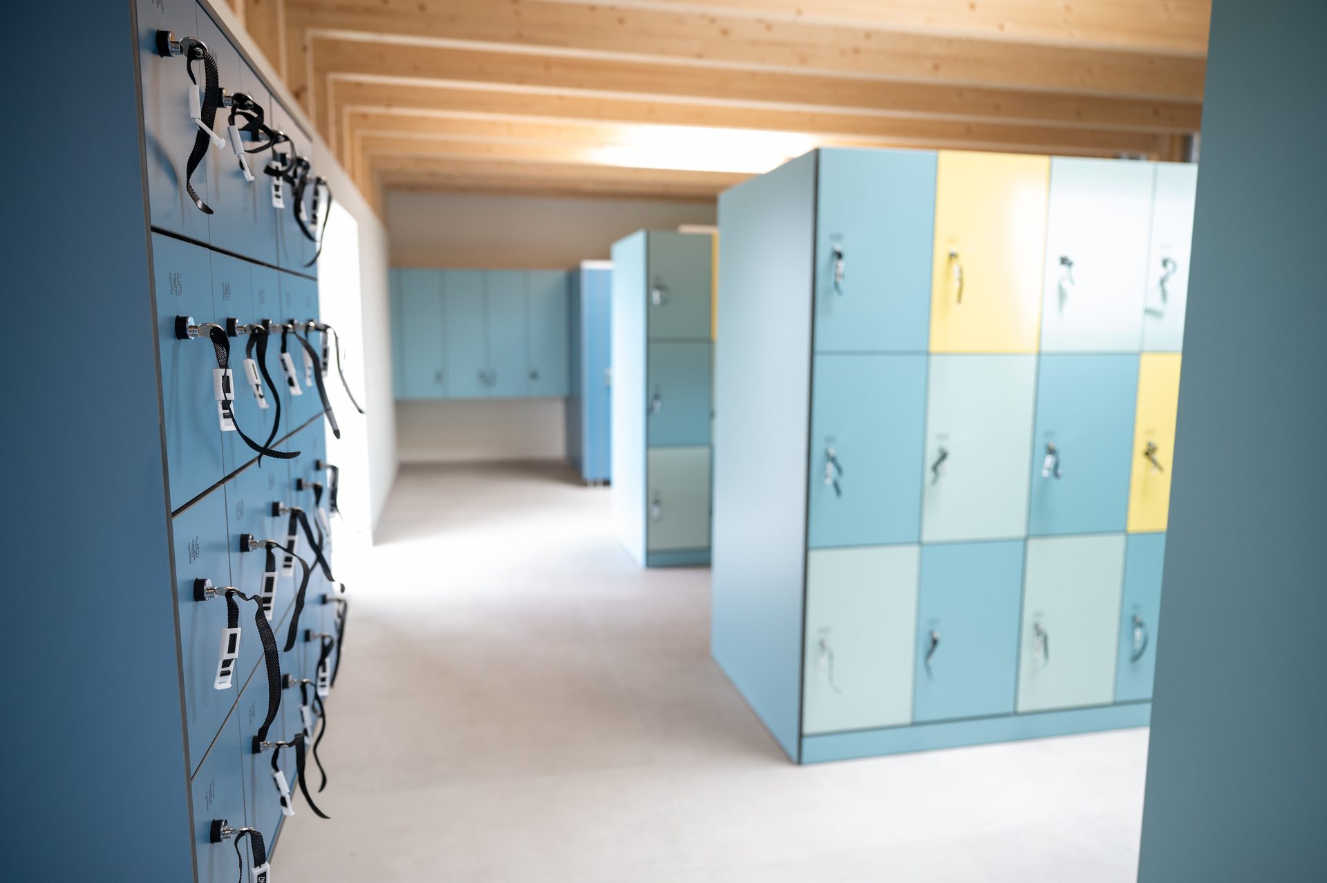 Interior design, Cabinetry, Building, Floor, Locker