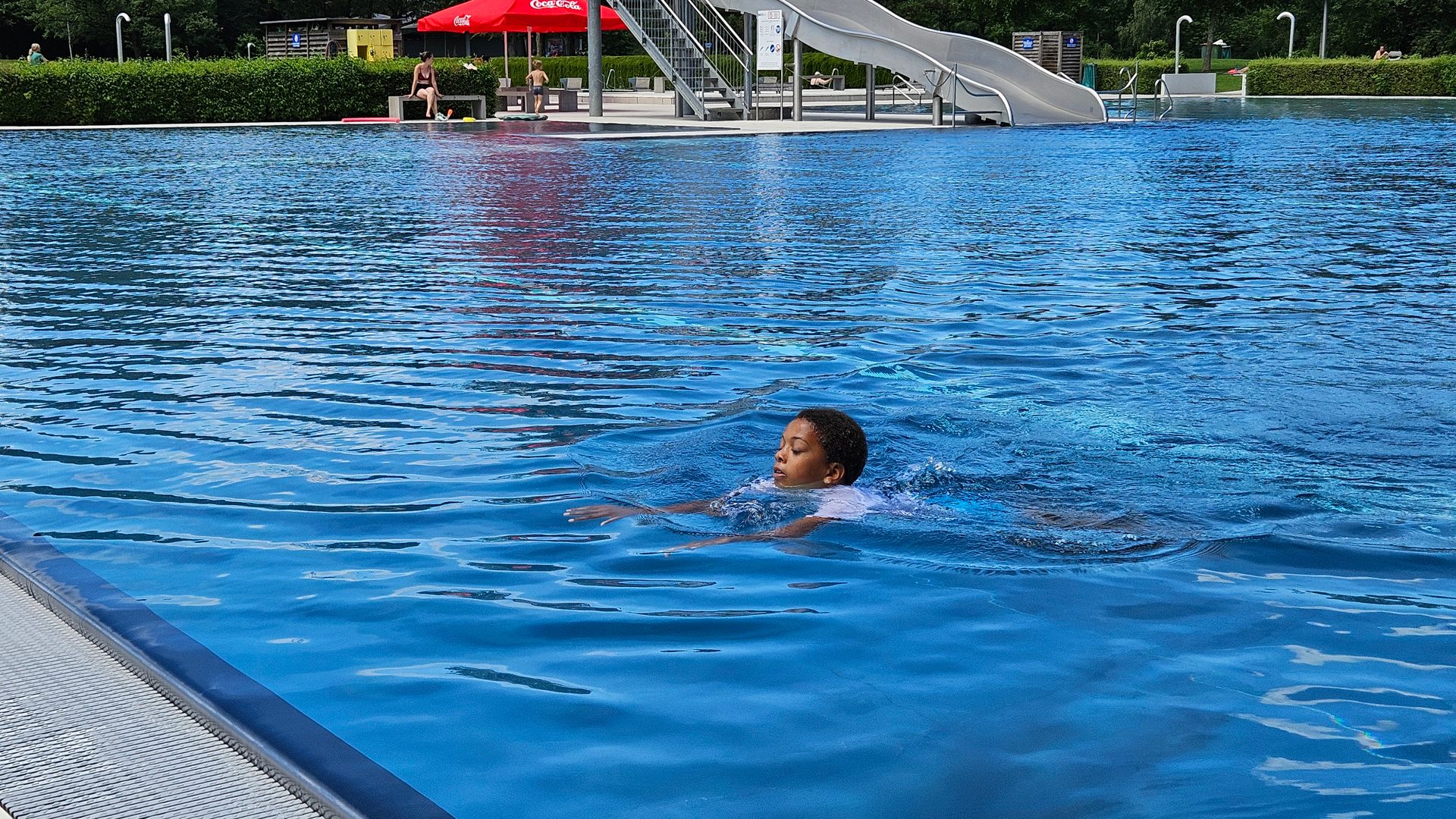 50m schwimmen und selbstständig aus dem Wasser steigen