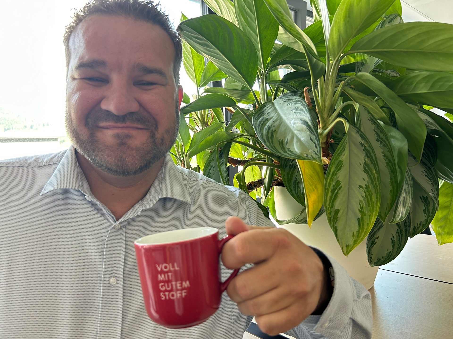 Terrestrial plant, Smile, Houseplant, Flowerpot, Beard