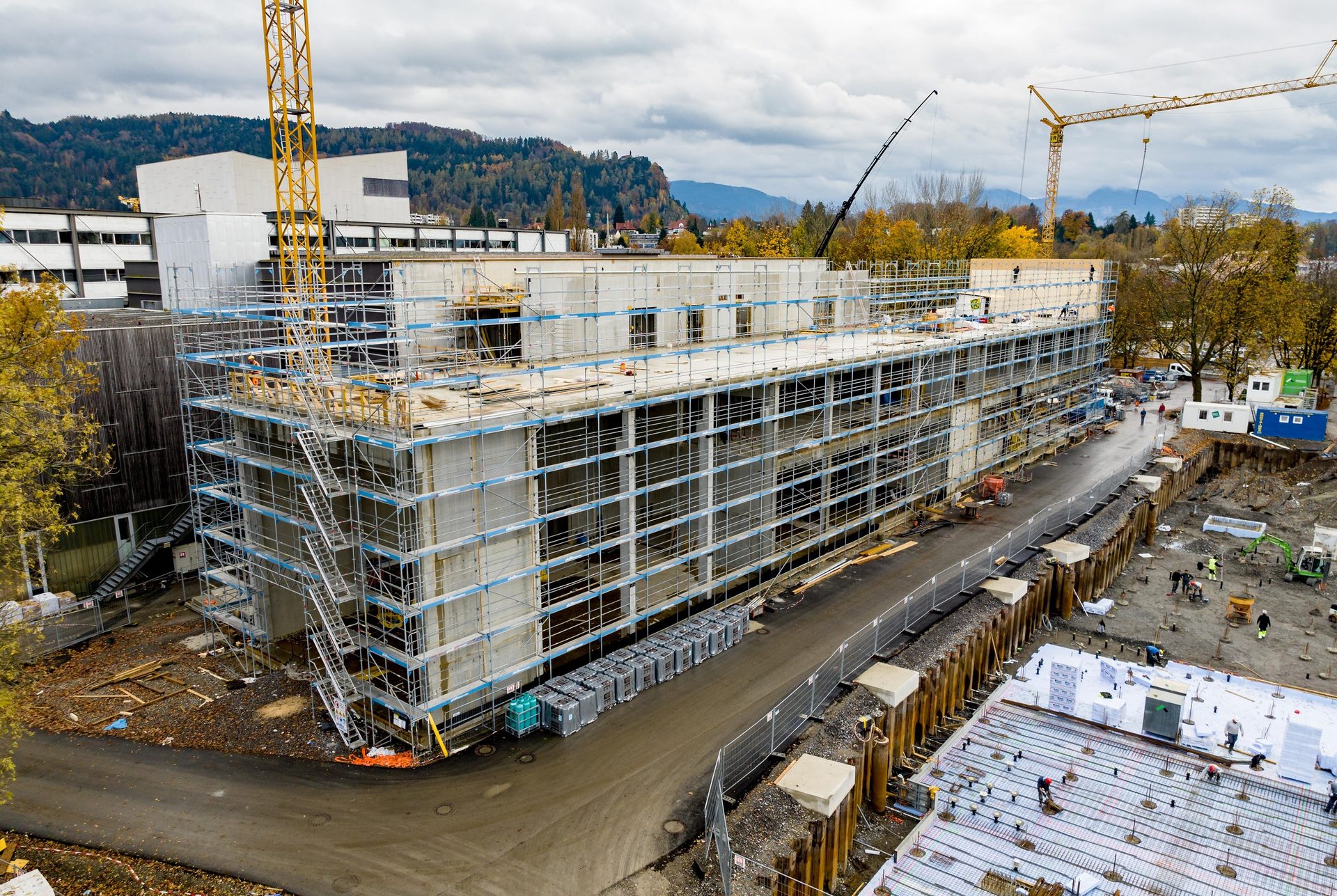 Urban design, Construction, Crane