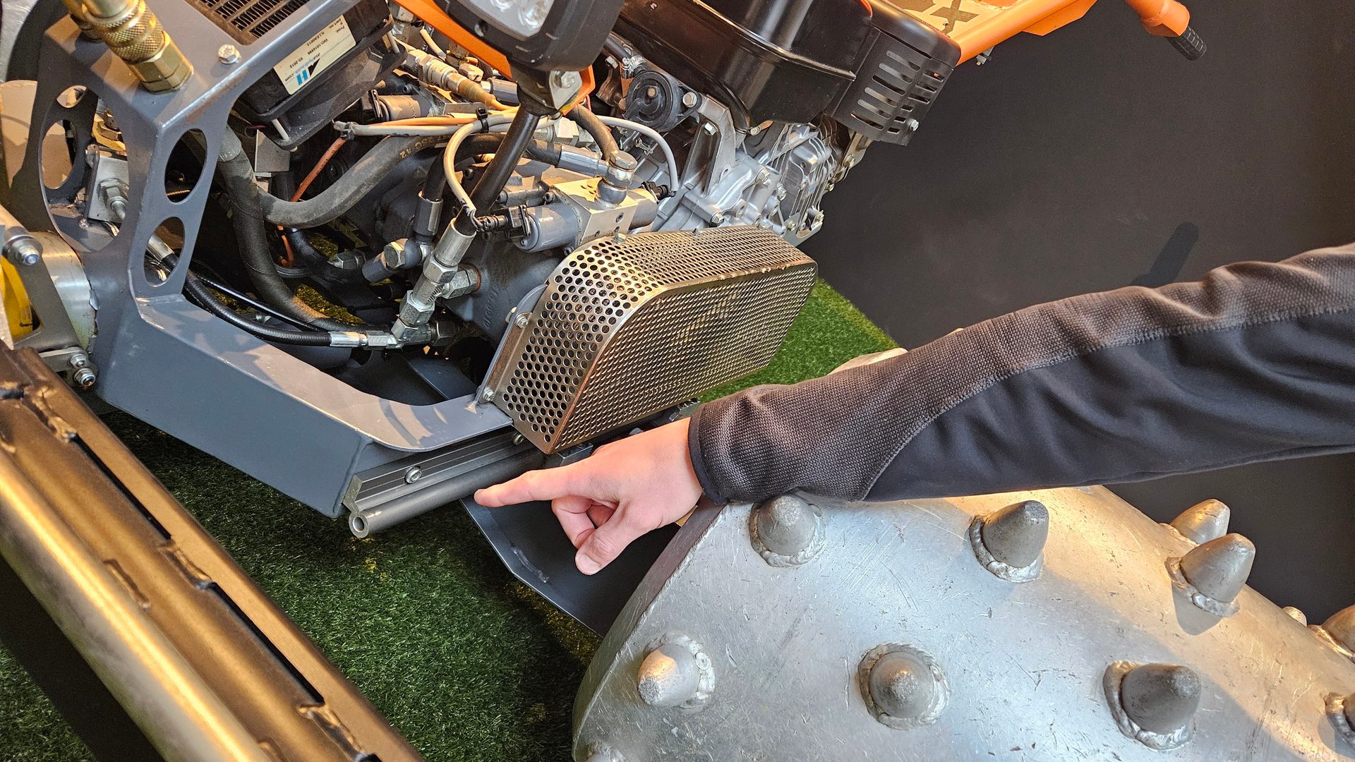 Machine, Technology