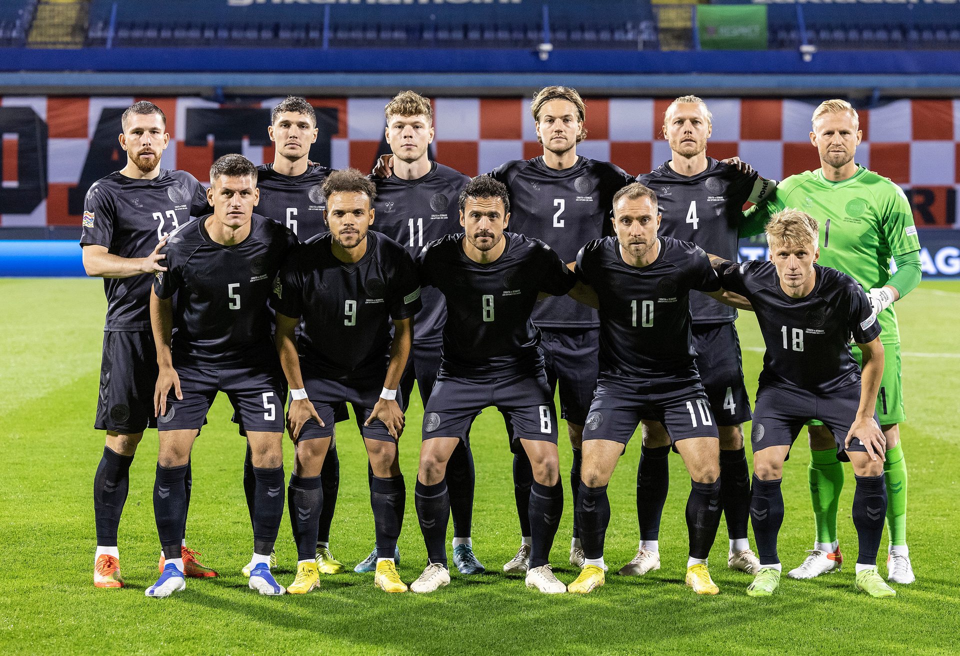 Sports uniform, Ball game, Shorts, Soccer, Jersey, Player, Gesture, Grass