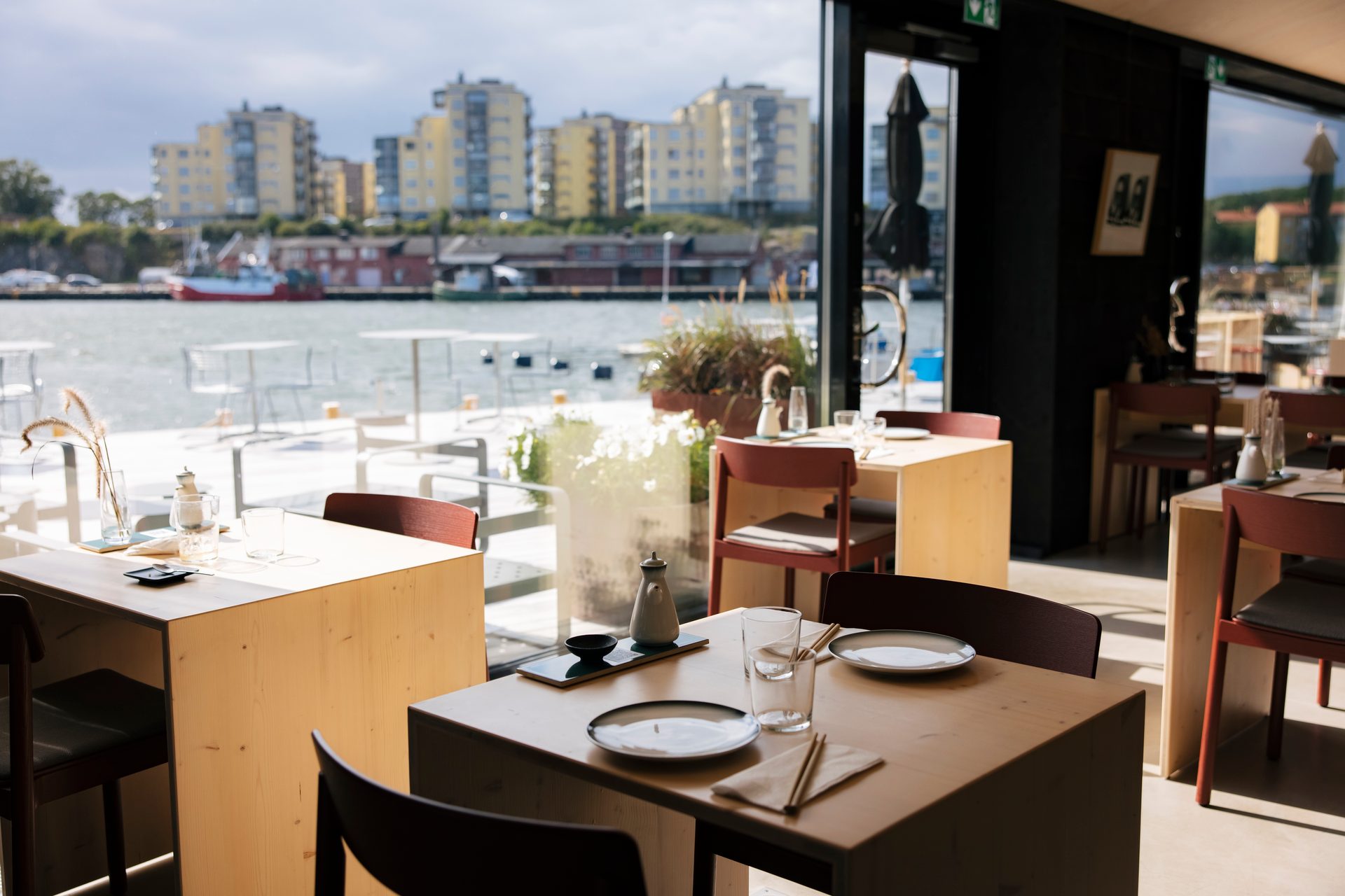 Interior design, Table, Water, Furniture, Building, Property, Chair, Window, Sky, Tableware