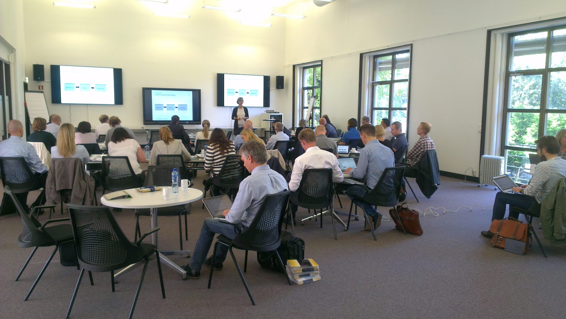 Electronic device, Furniture, Chair, Presentation, Technology, Learning, Seminar