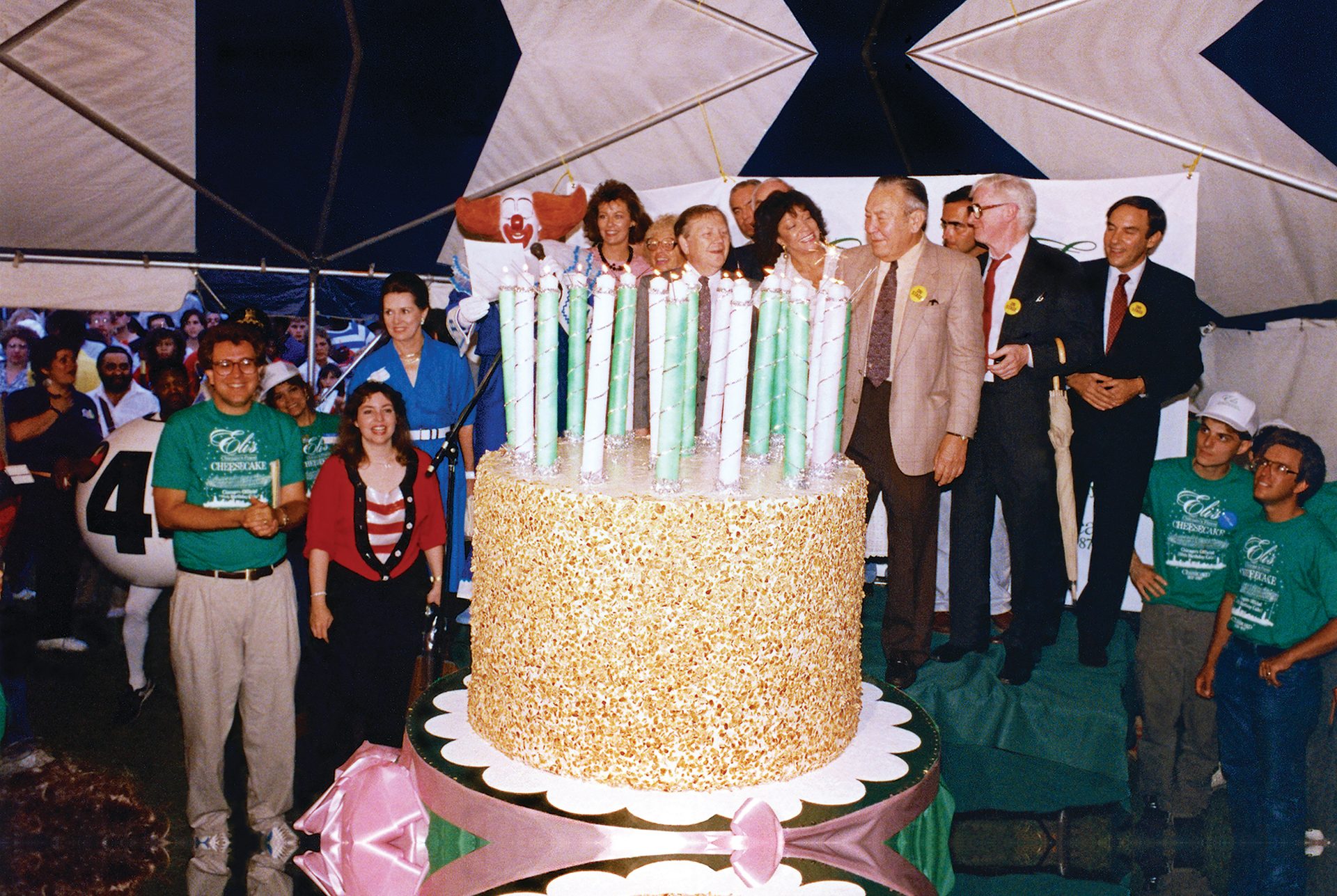 Cake decorating, Trousers, Food, Decoration, Smile
