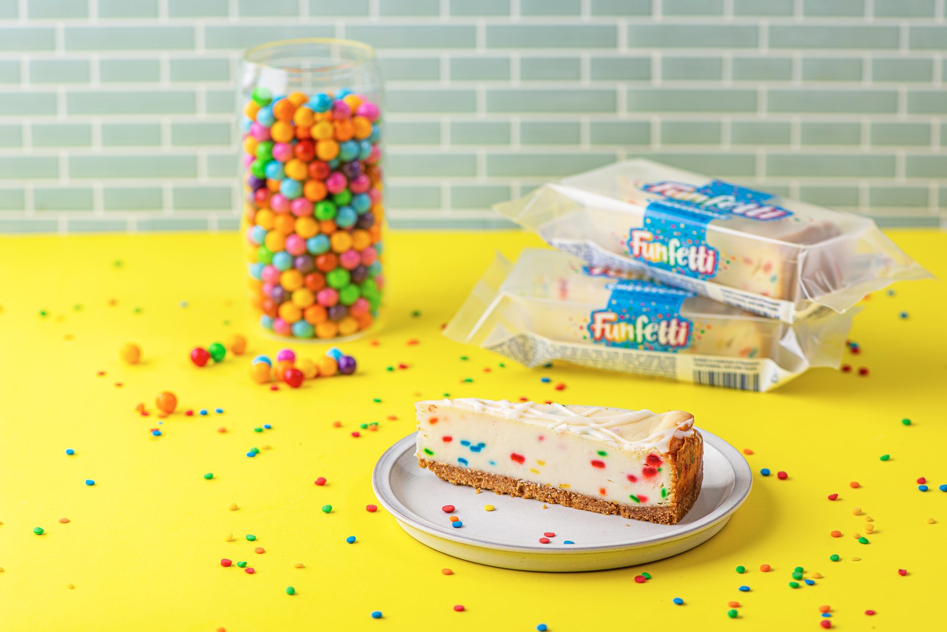 Cake decorating supply, Birthday party, Food, Tableware, Ingredient, Dishware, Table, Recipe, Plate
