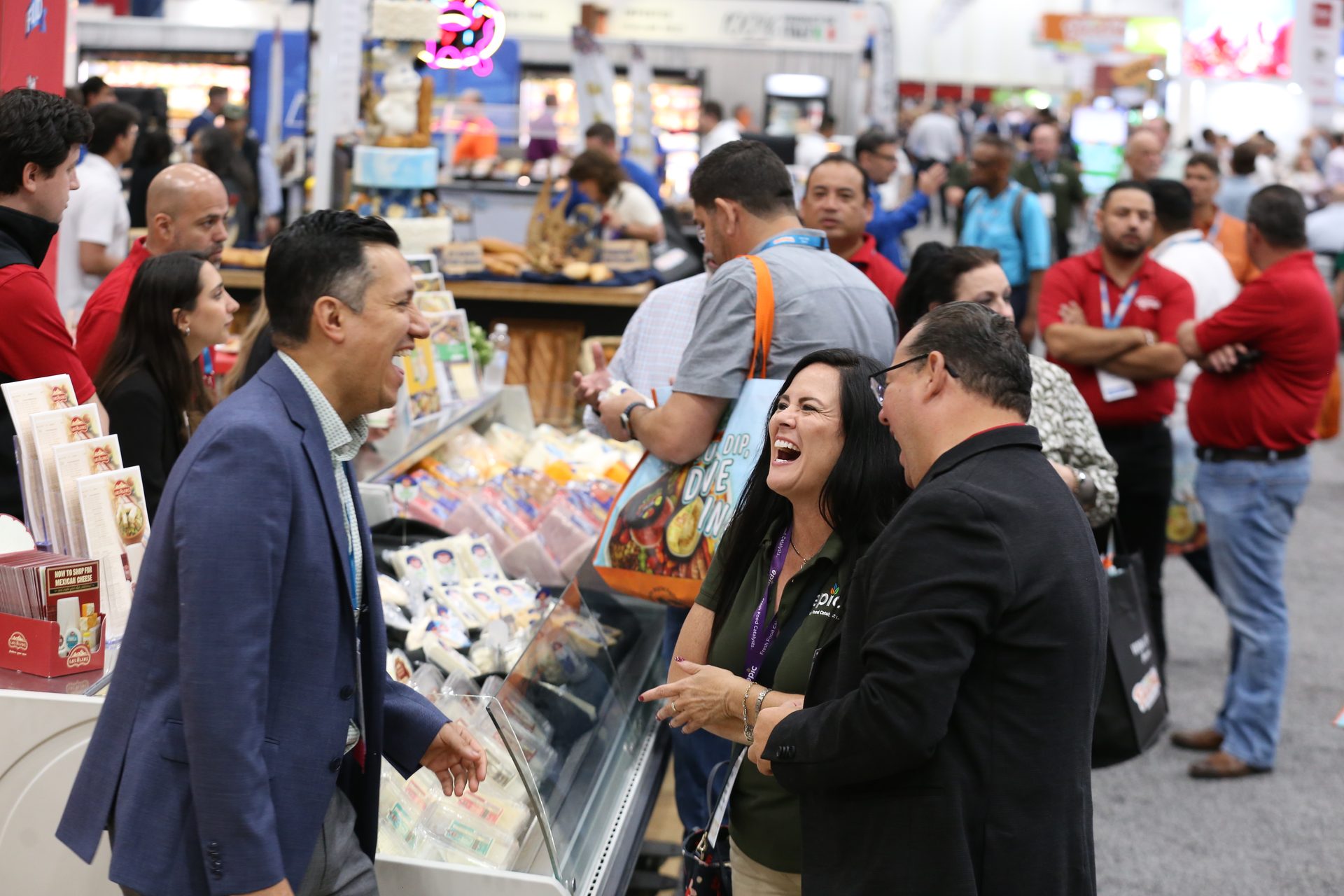 IDDBA attendees peruse the show floor at the 2024 conference