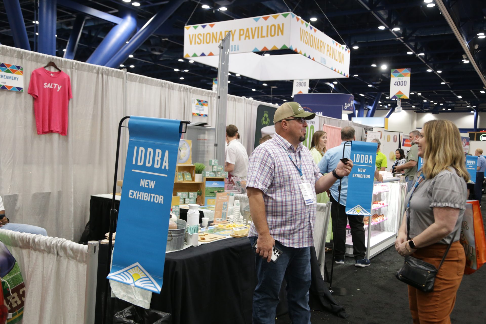 IDDBA attendees peruse the show floor at the 2024 conference.