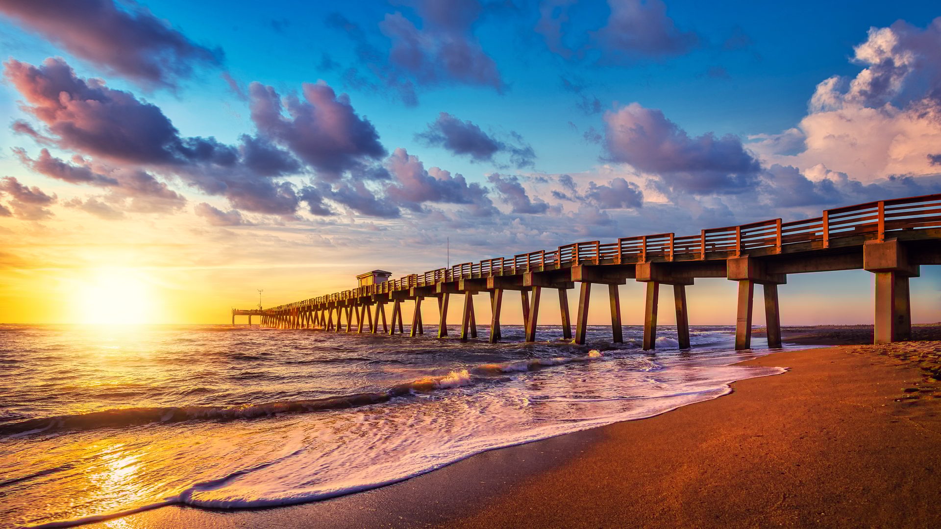 Coastal and oceanic landforms, Water resources, Cloud, Sky, Atmosphere, Afterglow, Dusk, Beach, Sunset