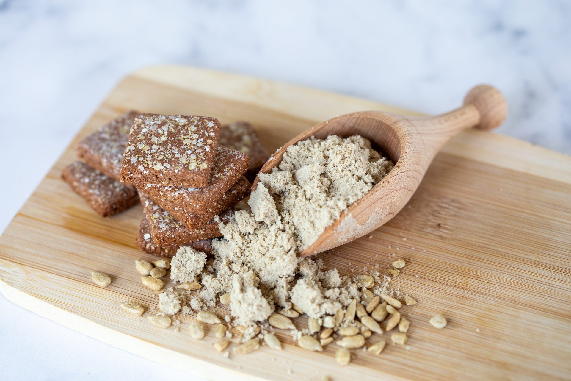 Bread loaf, Food, Tableware, Ingredient, Seeds