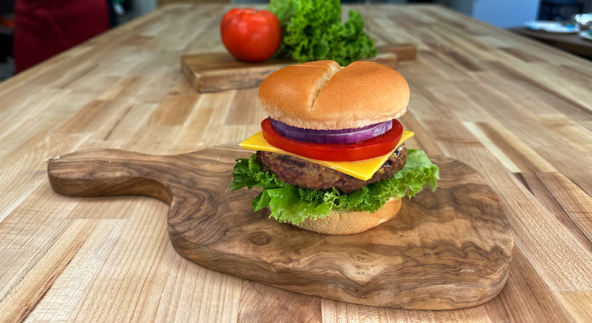 Staple food, Leaf vegetable, Tableware, Bun, Ingredient, Wood, Recipe, Cuisine