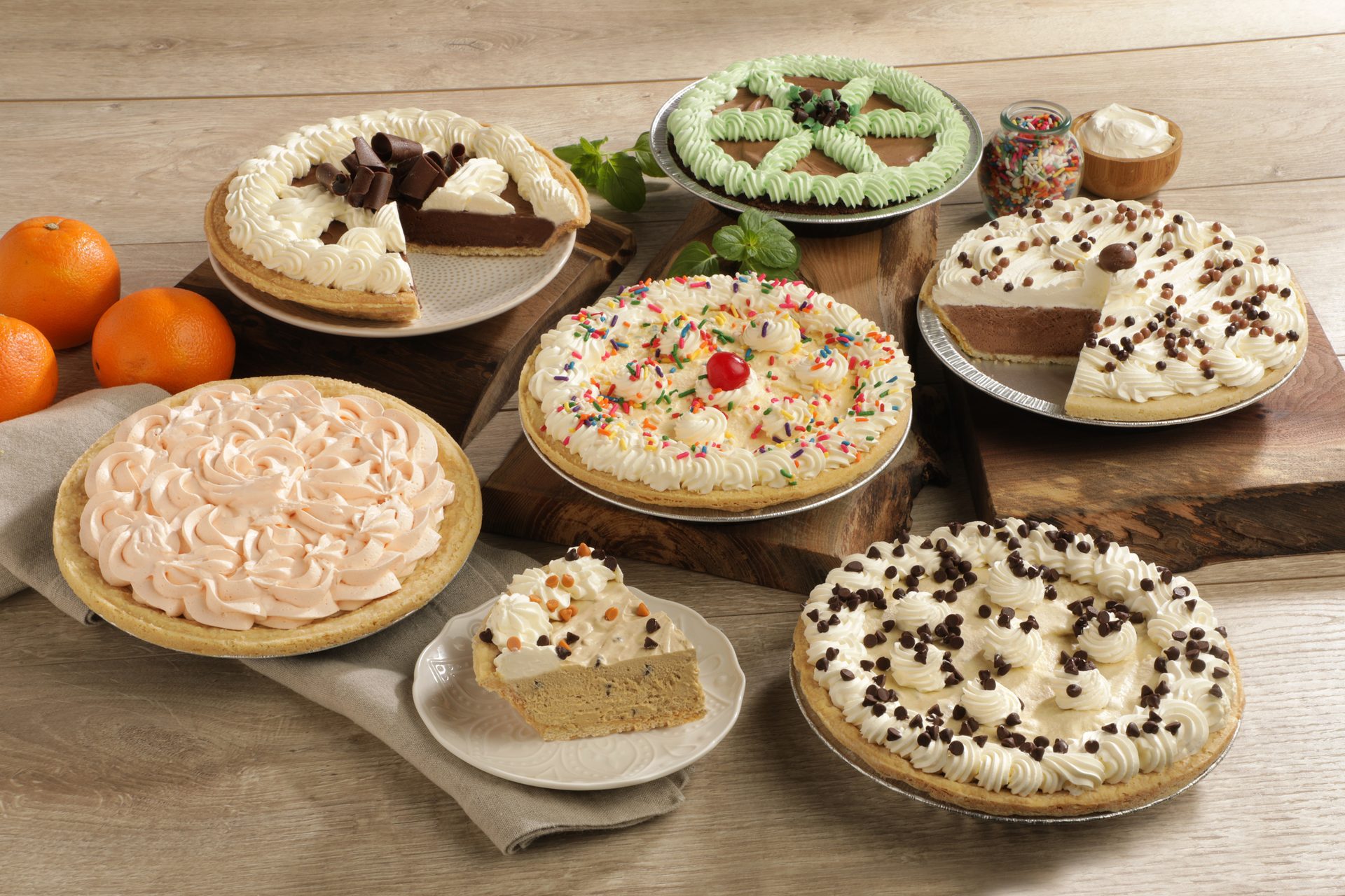 Baked goods, Food, Tableware, Pies, Table, Plate, Ingredient, Serveware, Cuisine, Recipe