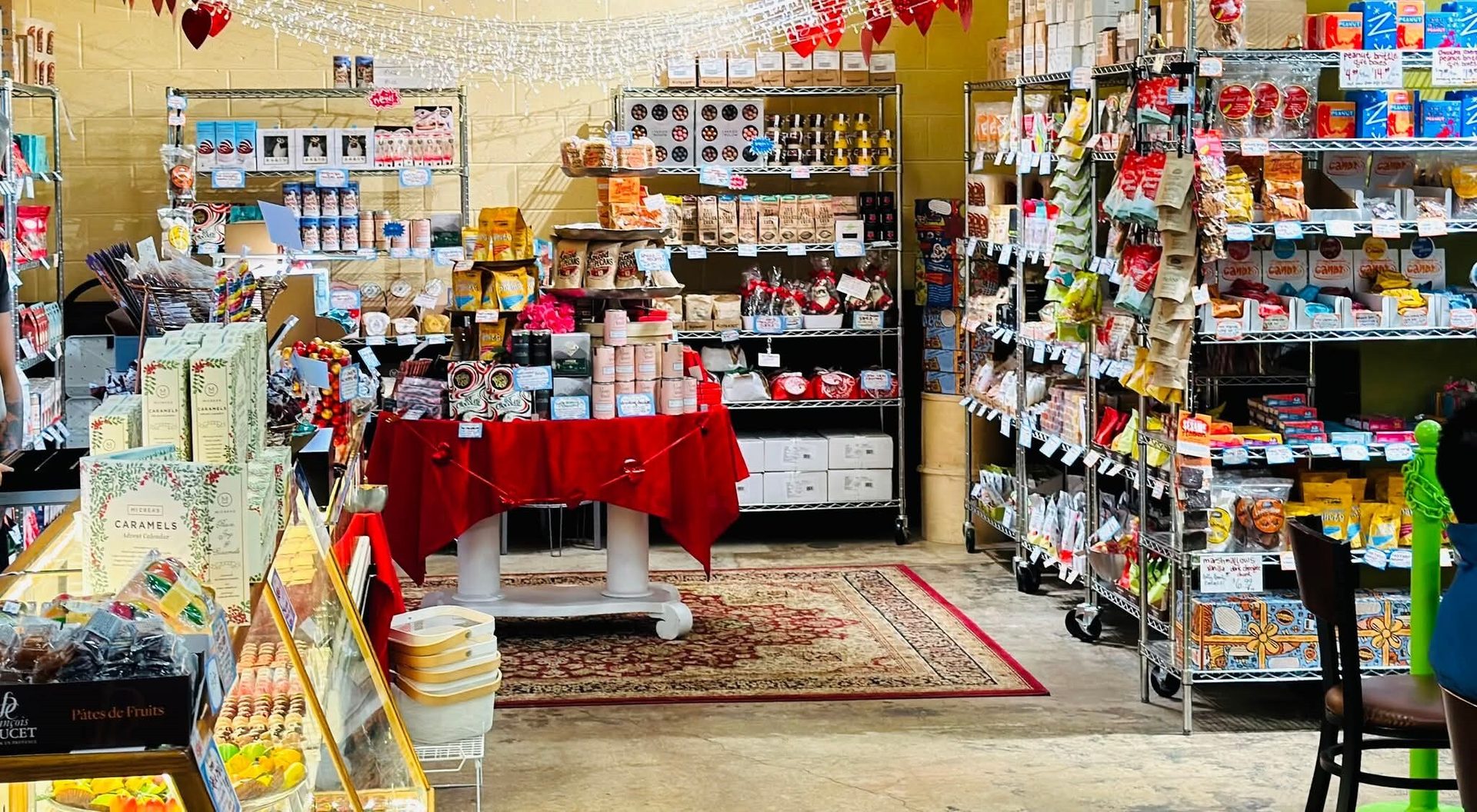 Convenience store, Shelf, Retail, Shelving