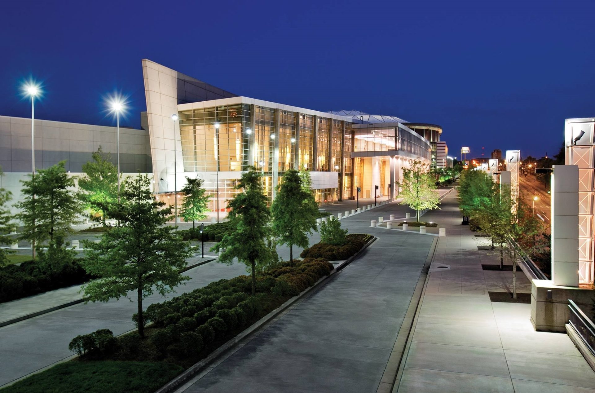 Public space, Commercial building, Composite material, Daytime, Shade, Engineering, Headquarters, Mixed-use, Concrete