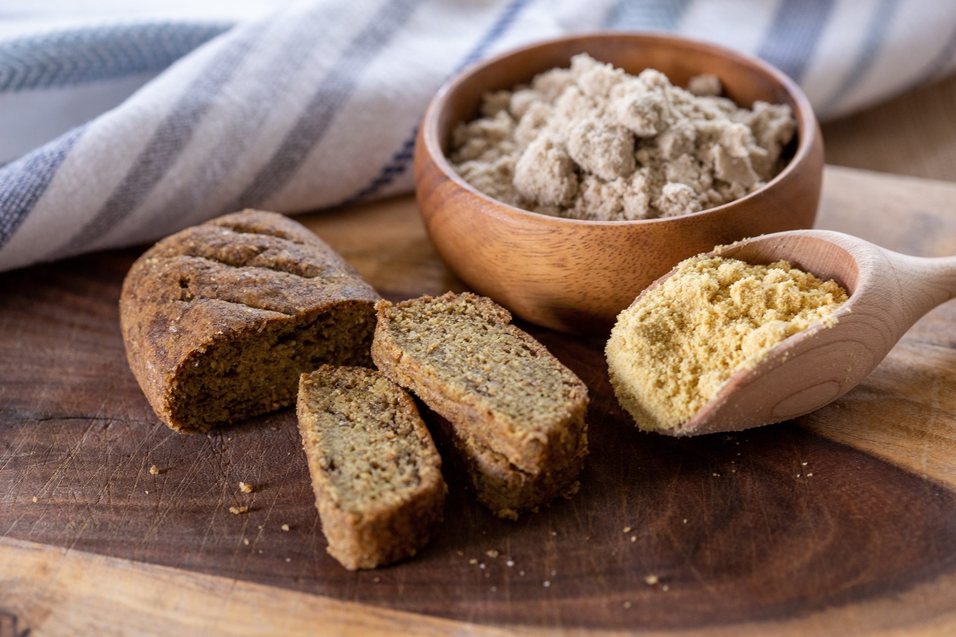 Kitchen utensil, Staple food, Cutting board, Graham bread, Tableware, Ingredient, Recipe, Cuisine, Dish