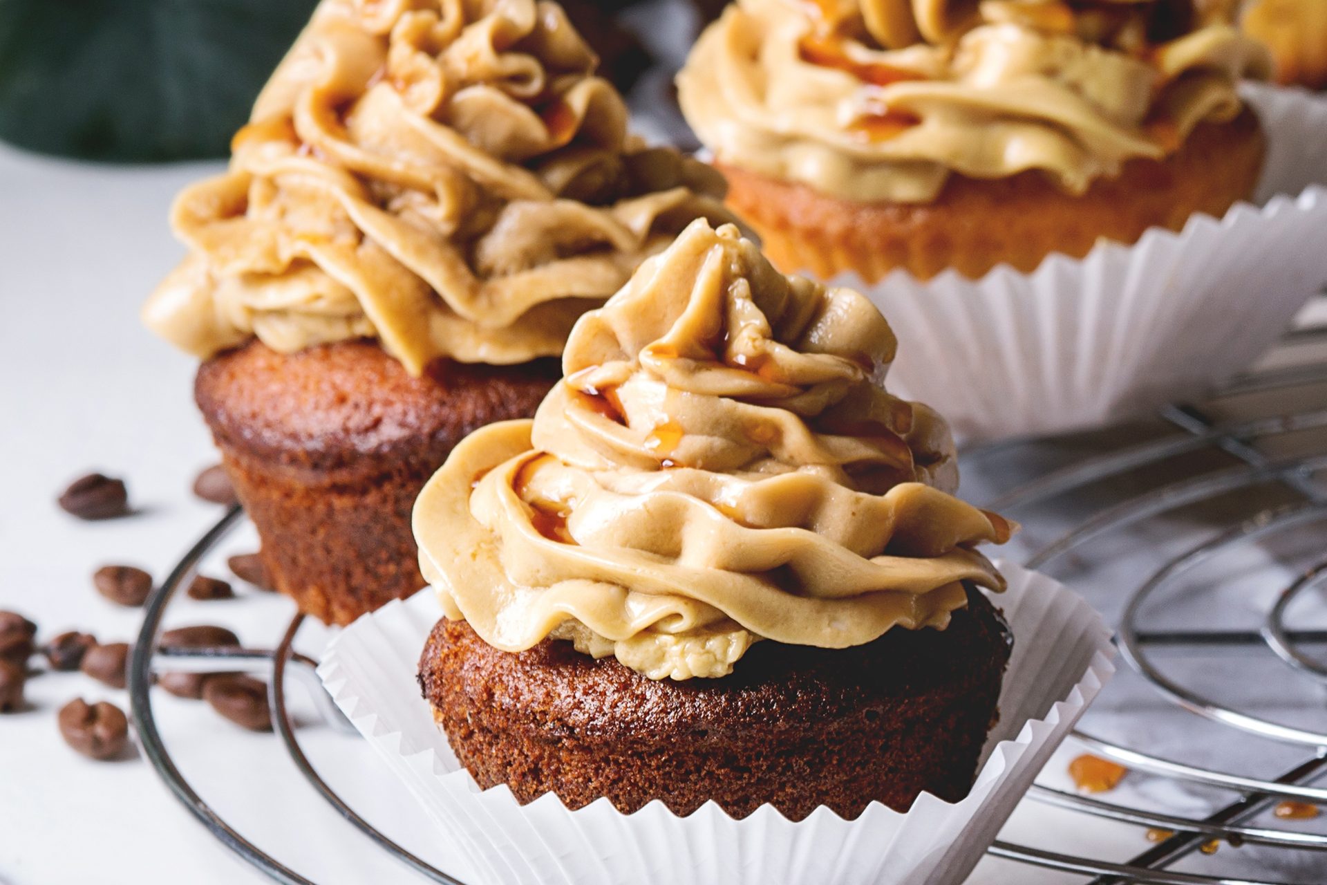 Cake decorating supply, Baking cup, Food, Ingredient, Recipe, Cupcake, Cream, Dish, Cuisine