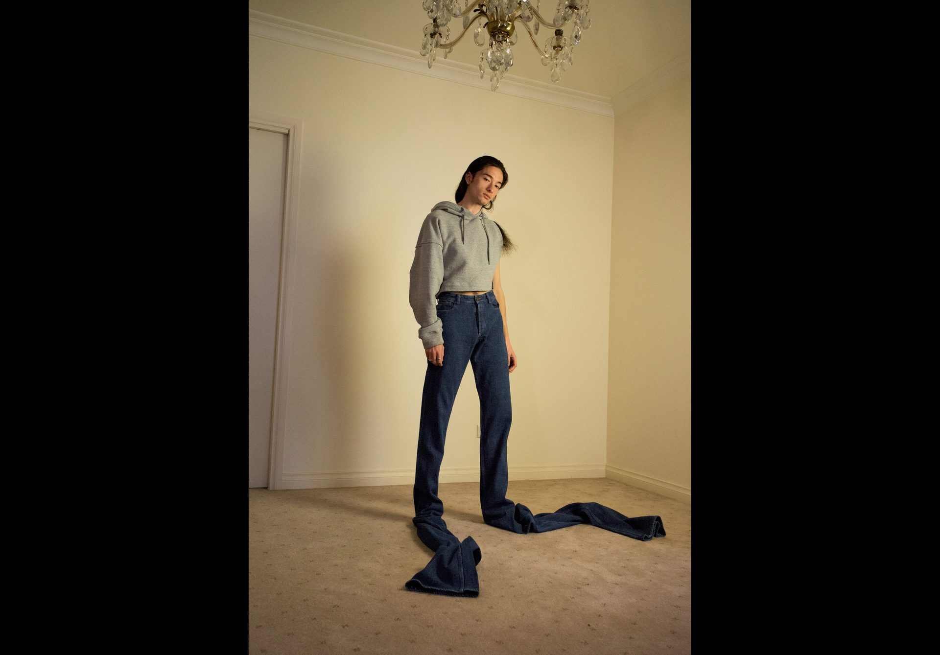 Flash photography, Human body, Jeans, Shoulder, Sleeve, Gesture, Art