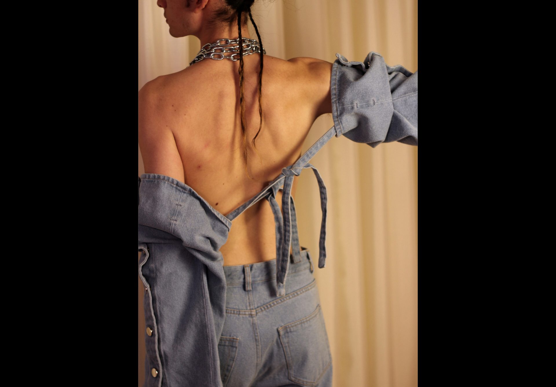 Fashion design, Neck, Sleeve, Waist, Collar, Thigh, Chest