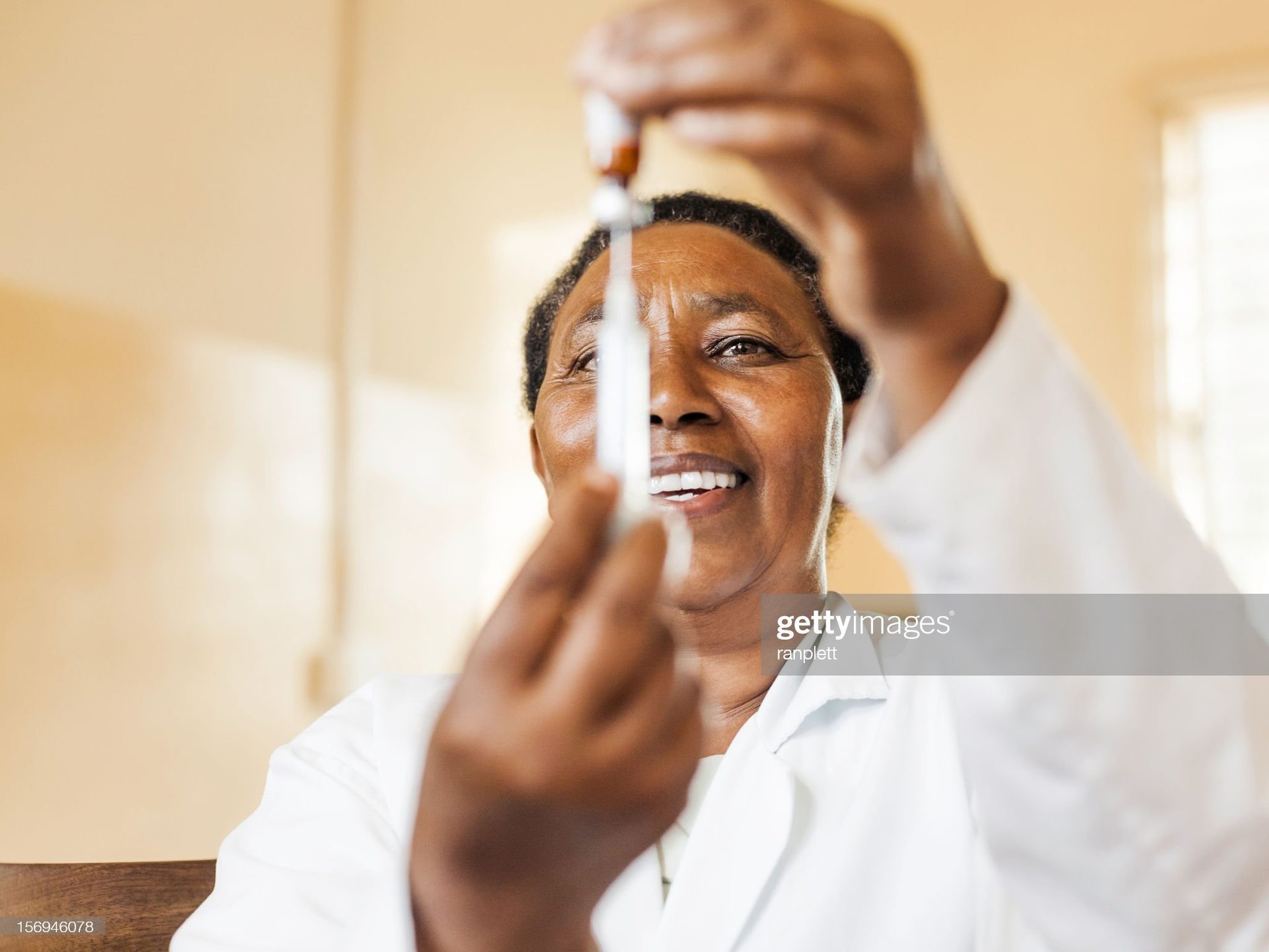 Flash photography, Smile, Eyelash, Happy, Gesture, Finger
