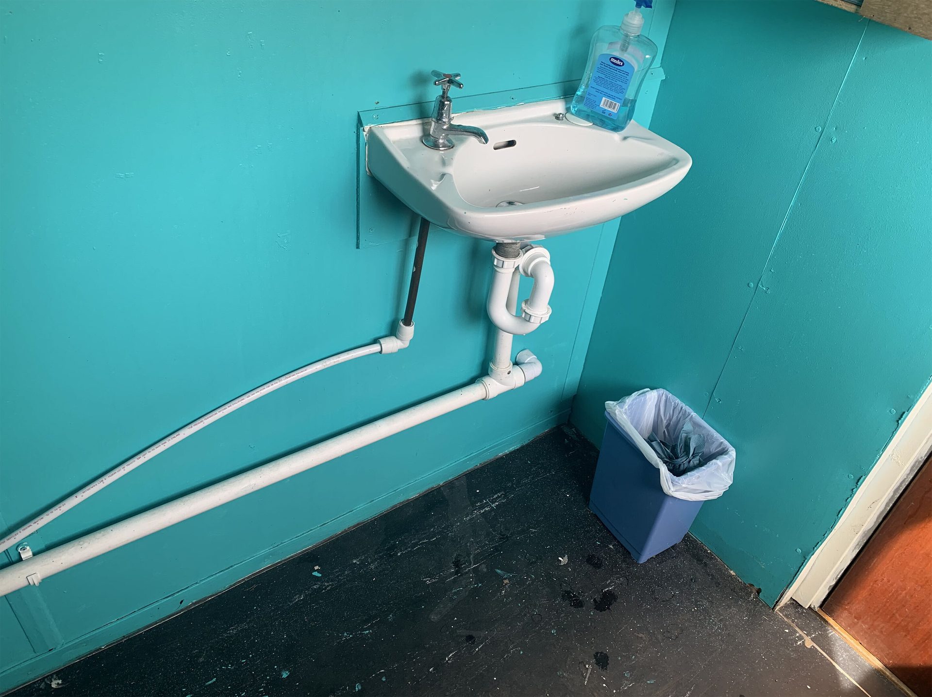 Plumbing fixture, Bathroom sink, Blue, Green, Tap, Purple, Toilet, Line