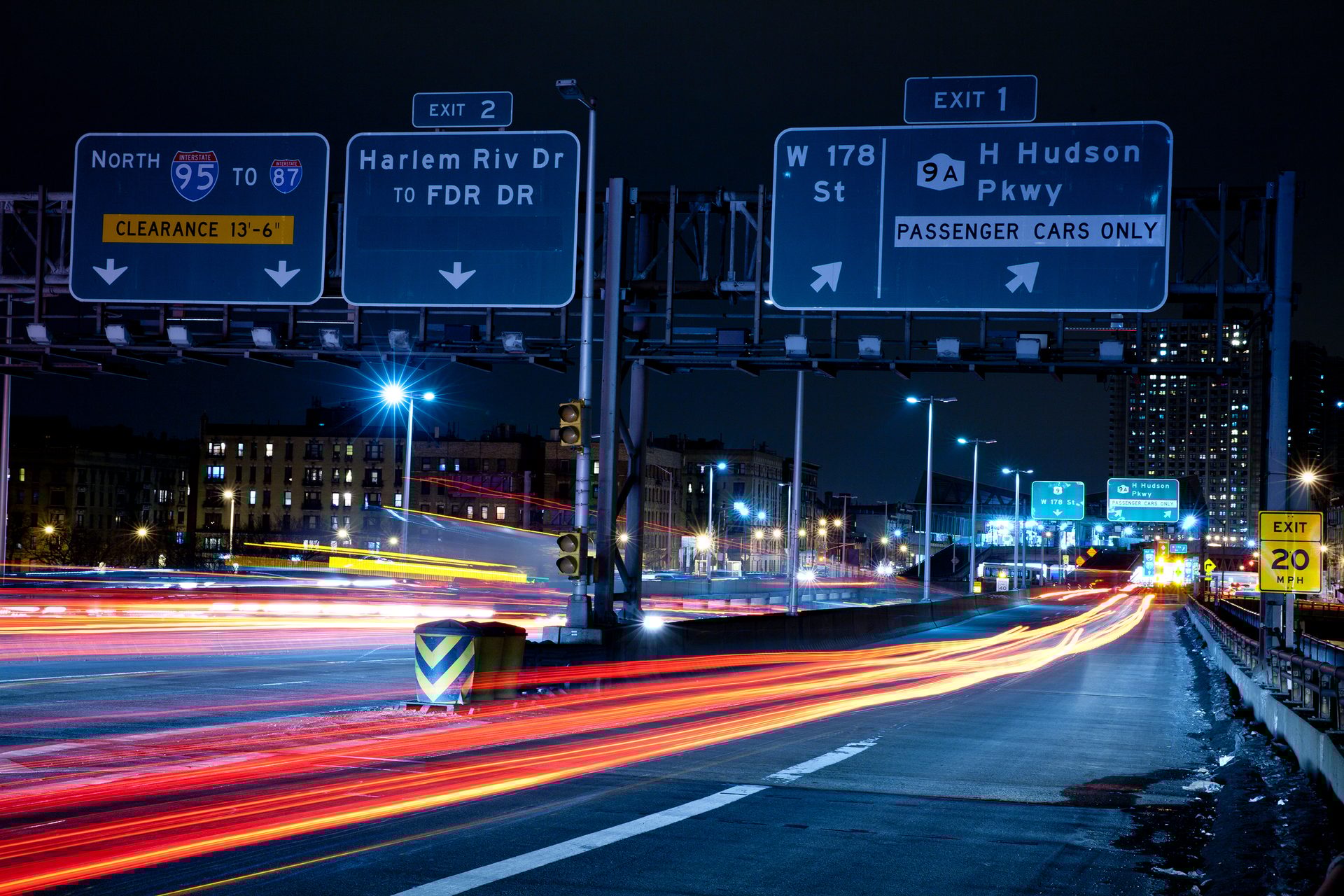 Mode of transport, Automotive lighting, Road surface, Light, Infrastructure, Asphalt, Electricity, Thoroughfare, Line